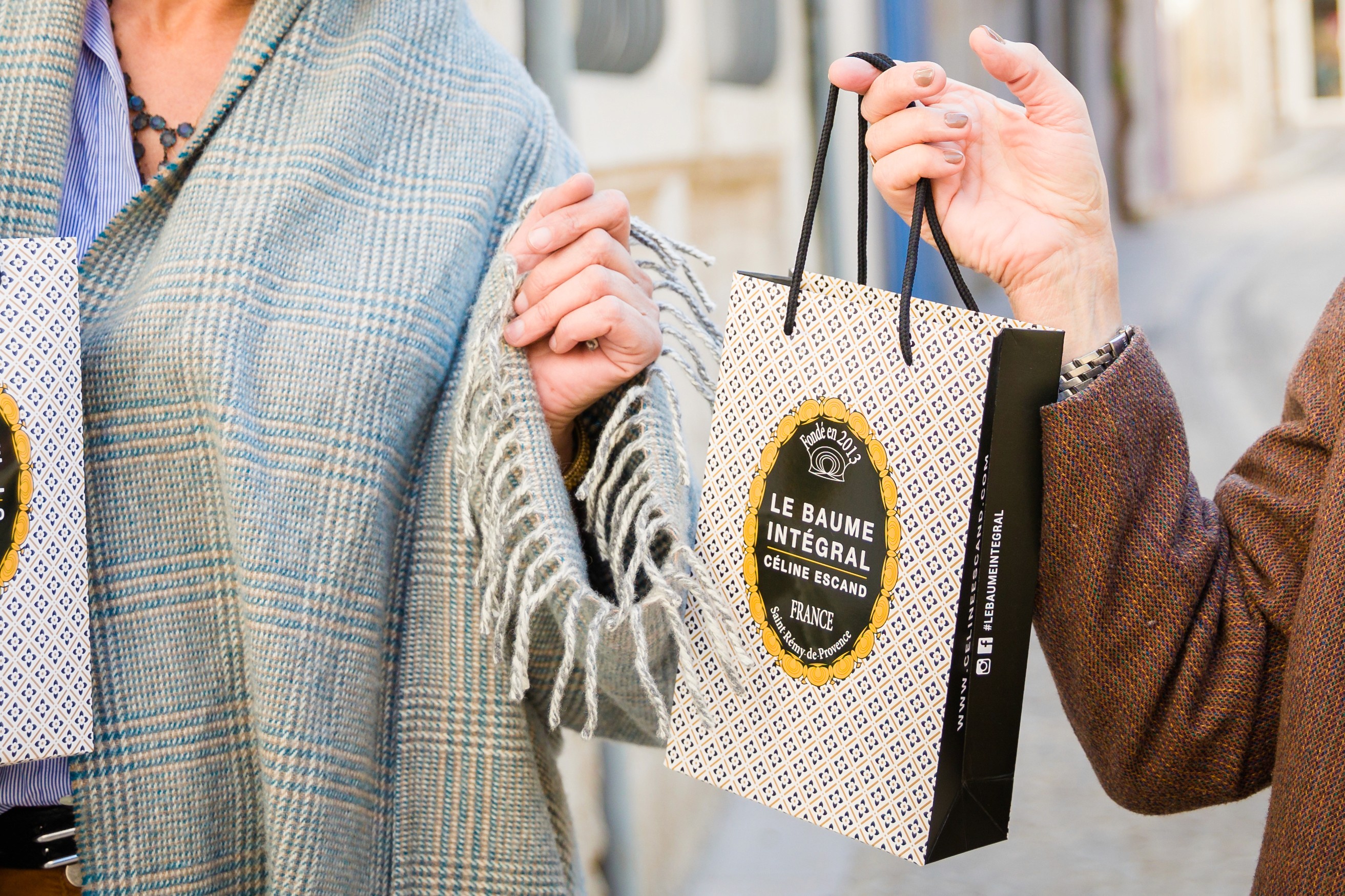 Sacs cadeaux Le Baume Intégral Céline Escand, cosmétique naturelle et bio fabriquée en Provence.