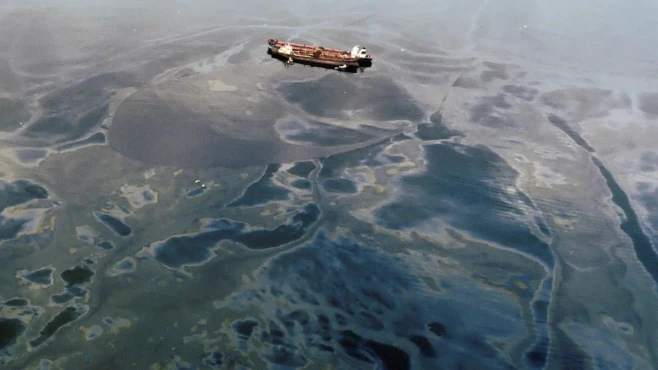 oil_spill_segmentation_using_unsupervised_deep_network