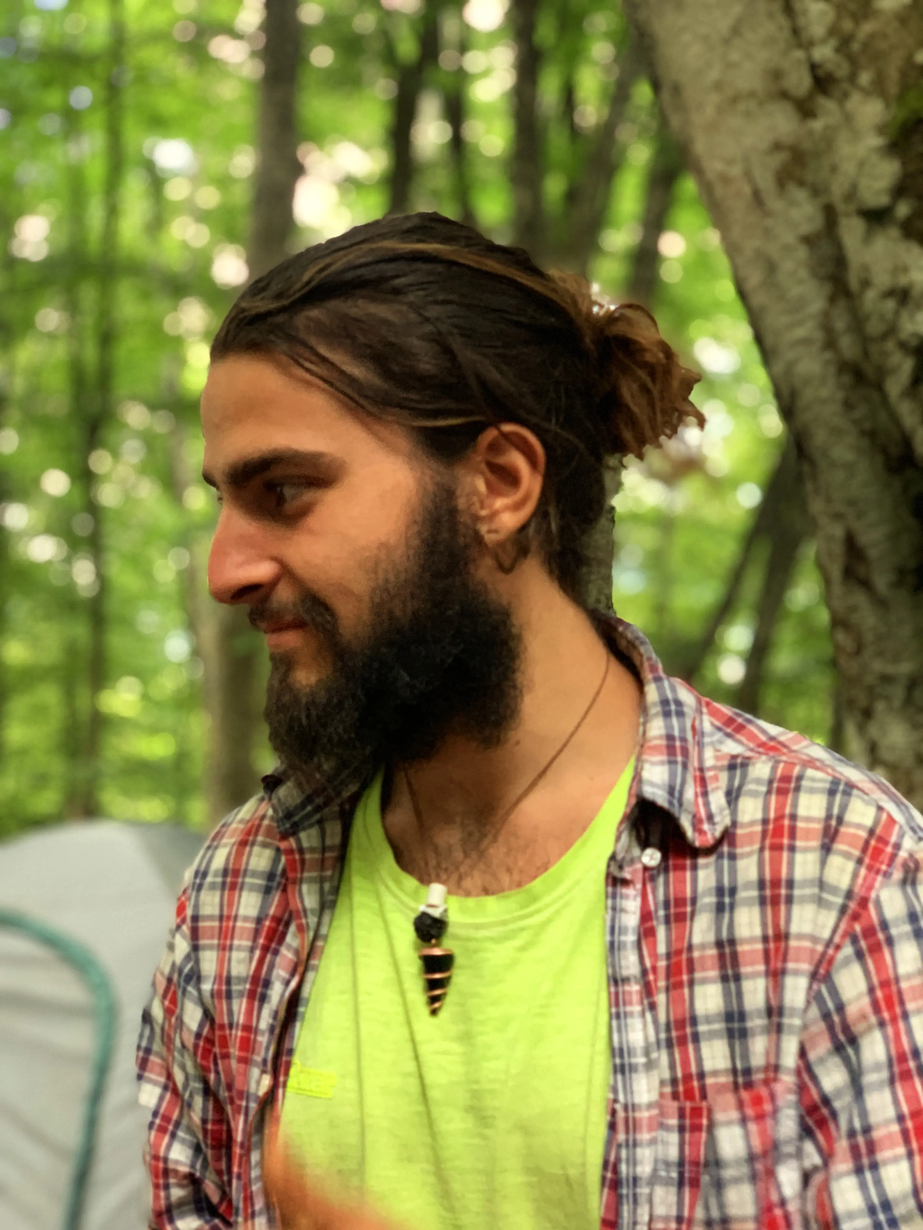 Andrea Modesti, istruttore di survival e bushcraft, esperto in campi avventura per ragazzi e corsi di sopravvivenza outdoor