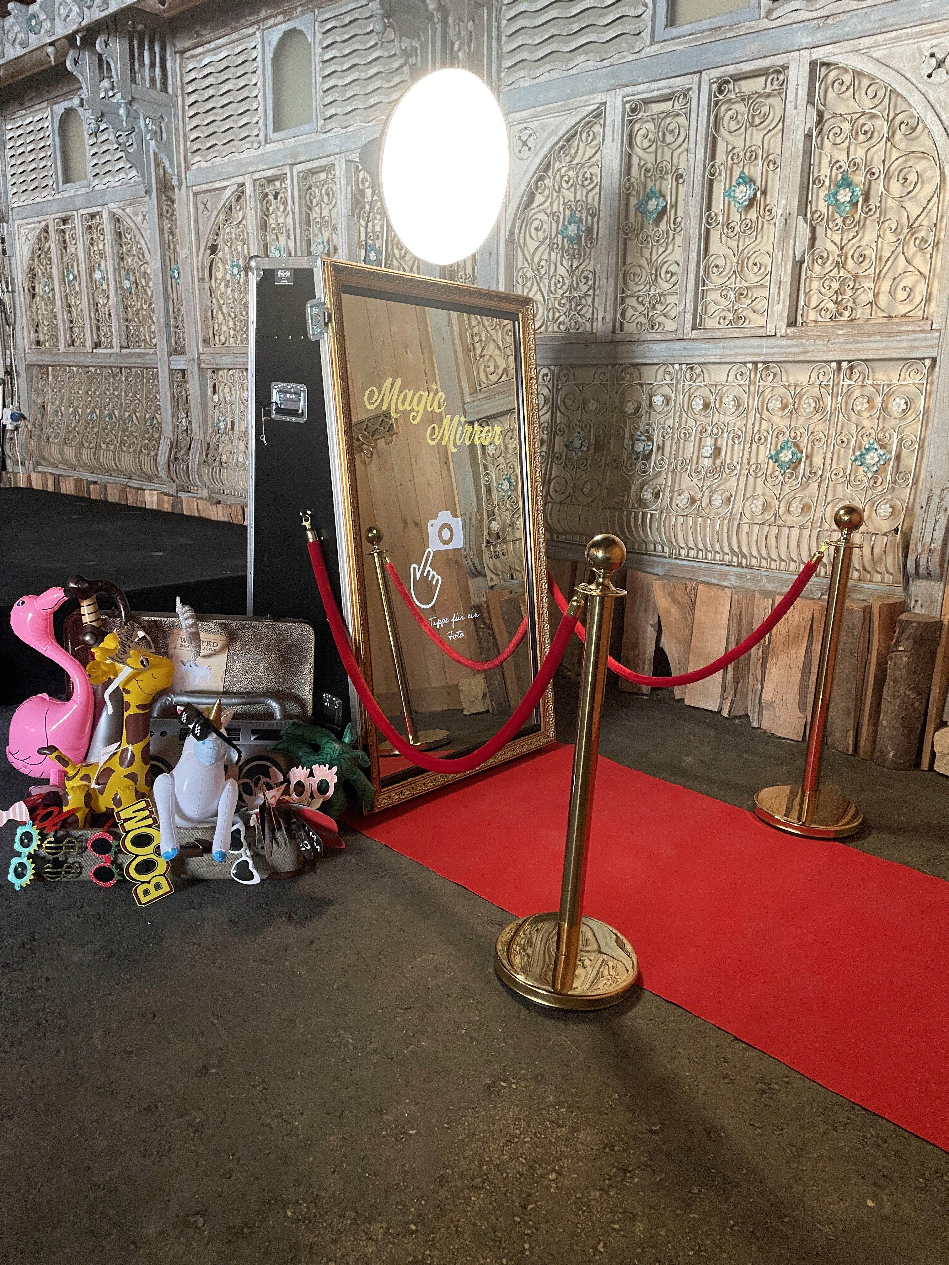 Unser Fotospiegel Paparazzi. Die Premium-Fotobox für eure Hochzeit