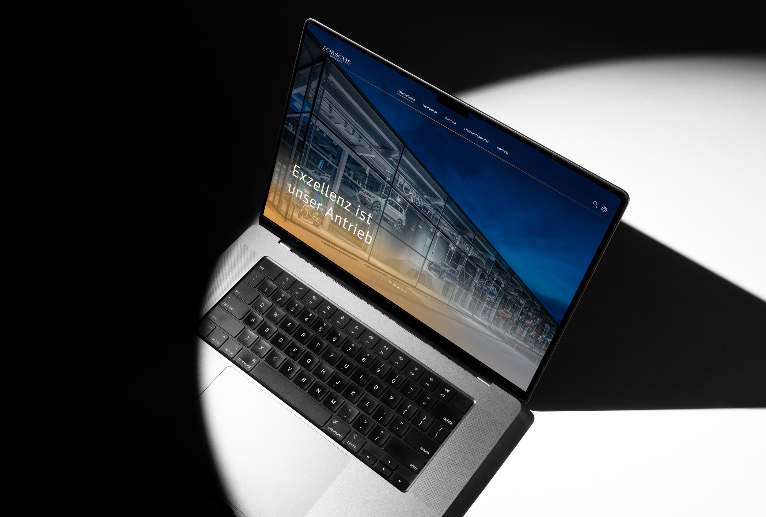 Modernes und benutzerfreundliches Webdesign der Porsche Holding Website mit klaren Strukturen und intuitiver Navigation.