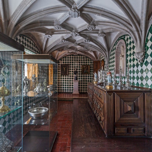 Istana dan Taman Negara Pena