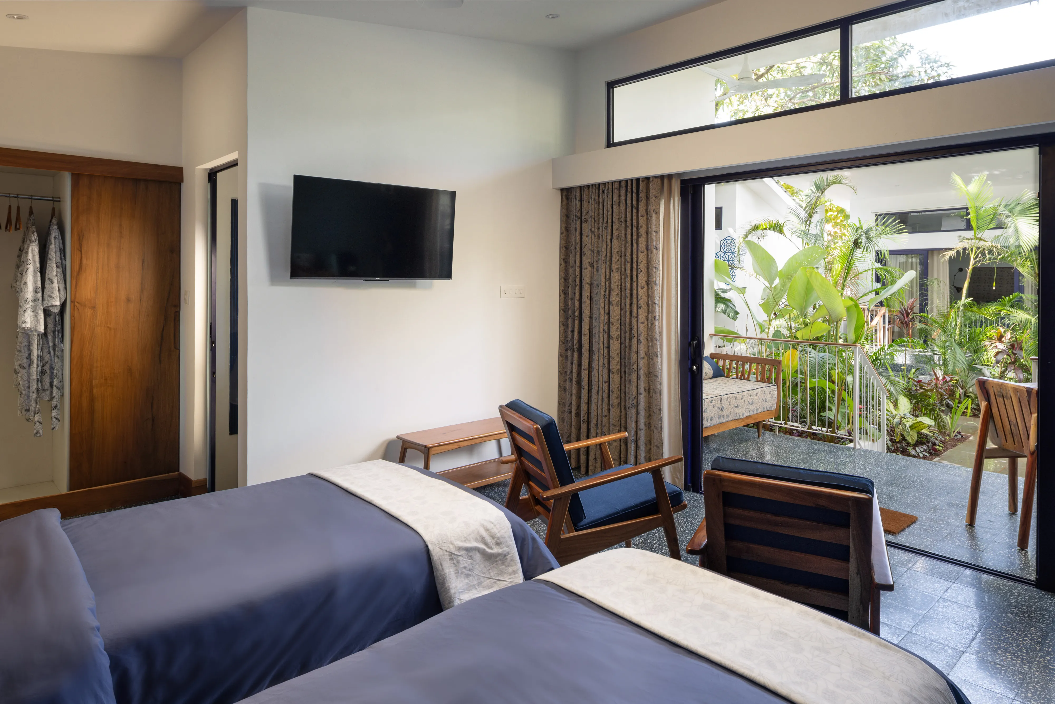 Twin room with garden terrace at Jaali Blue