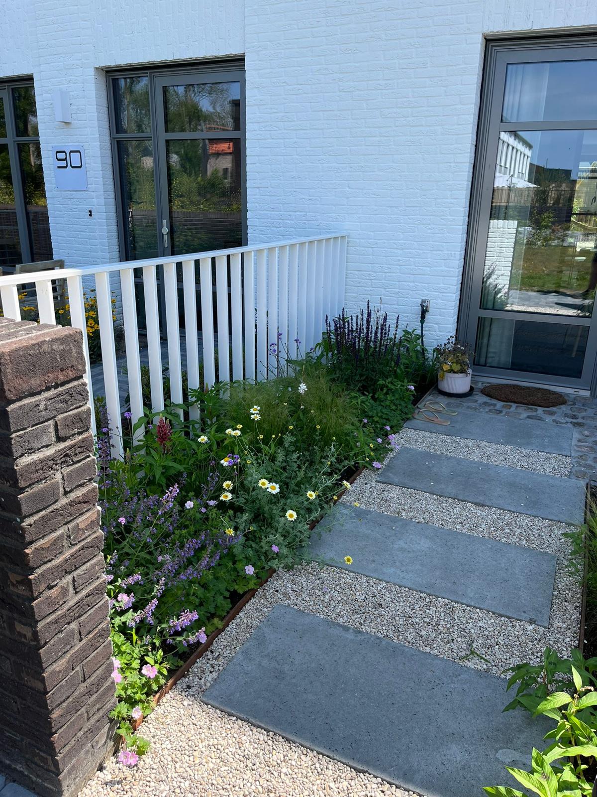 Tuin met natuurlijke materialen in Muiden - Art gardens