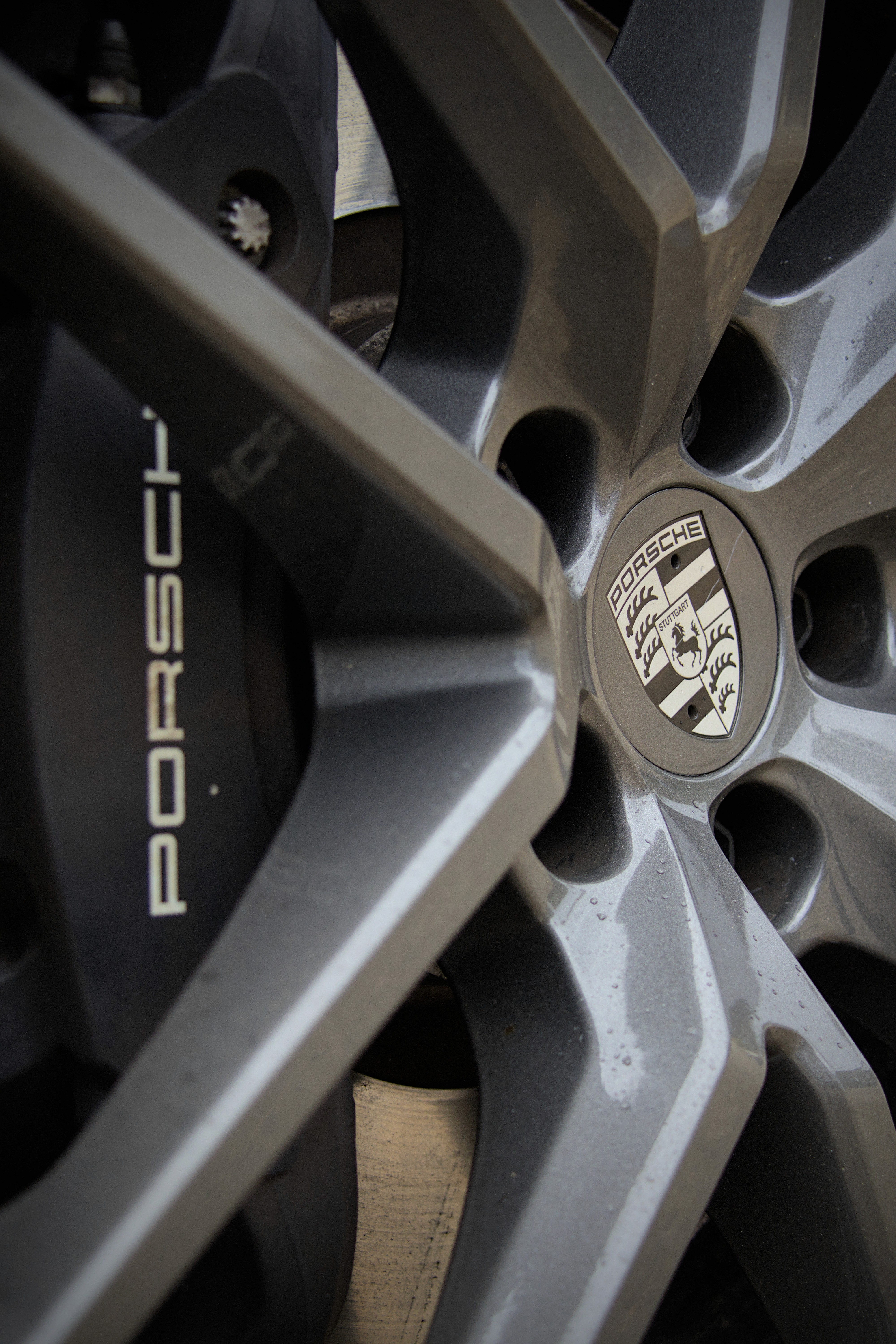 REV Porsche Macan T