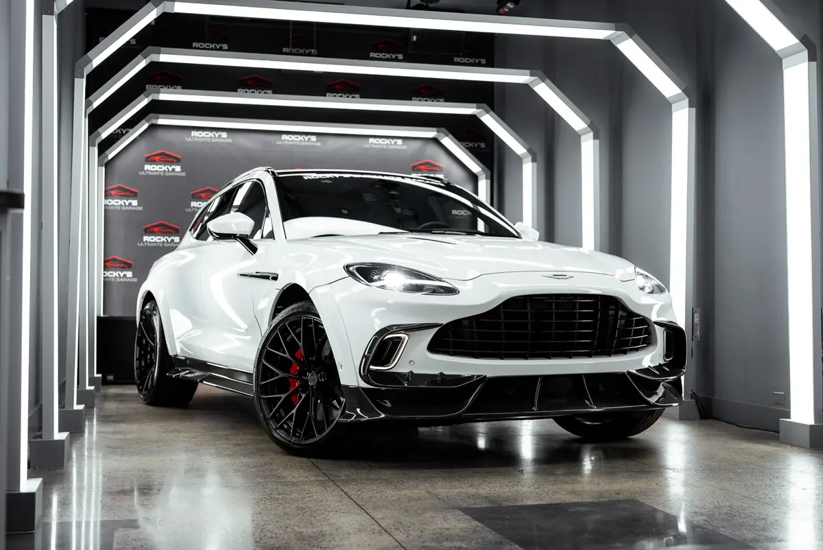 2021 Aston Martin DBX photo 37