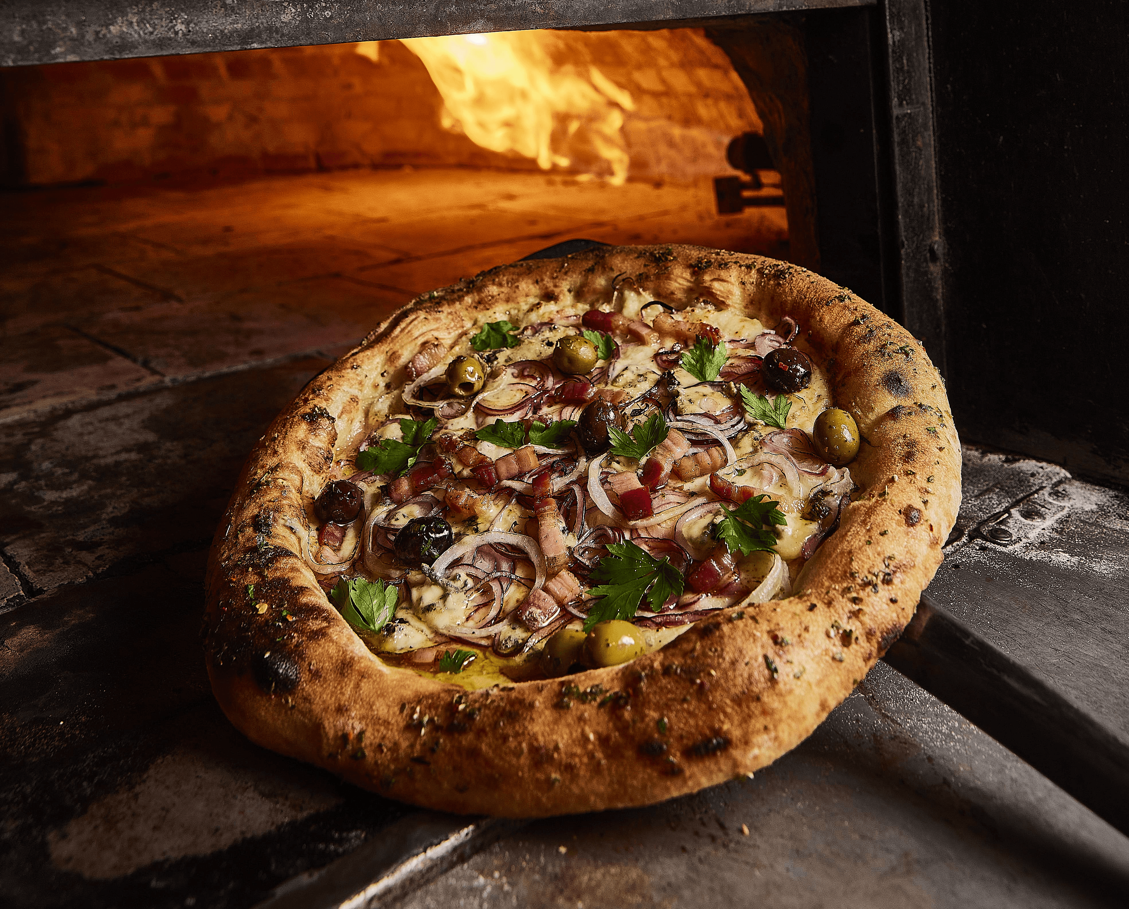 Pizza recién horneada