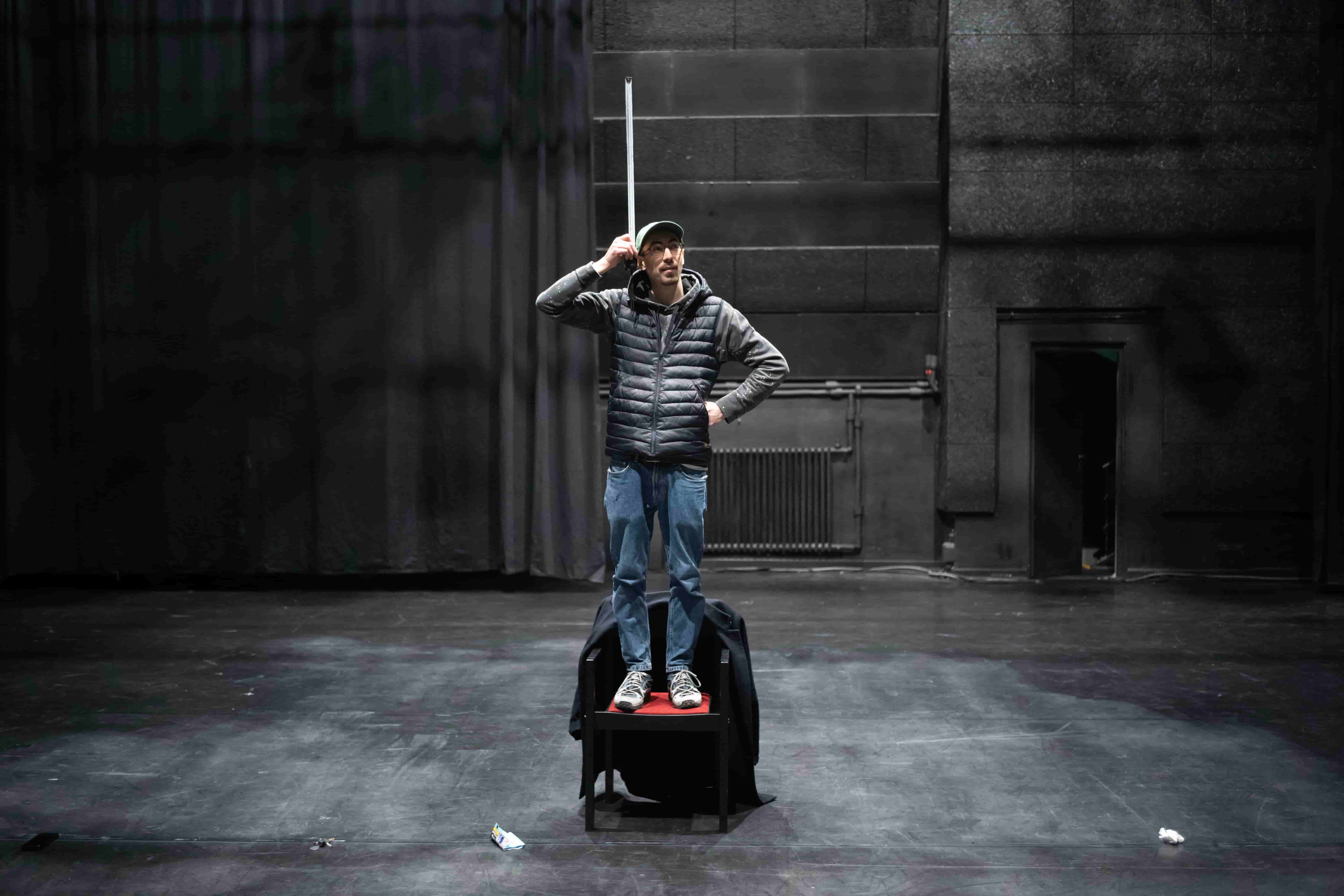 Fehér András a Fukuyama után gyártása során a Trafó bejárásakor.