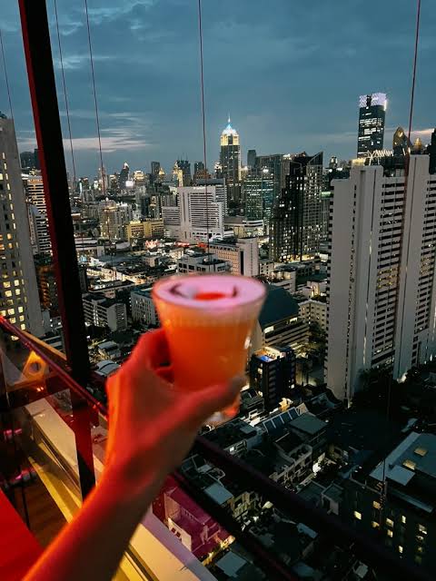 Bangkok after the sun goes down