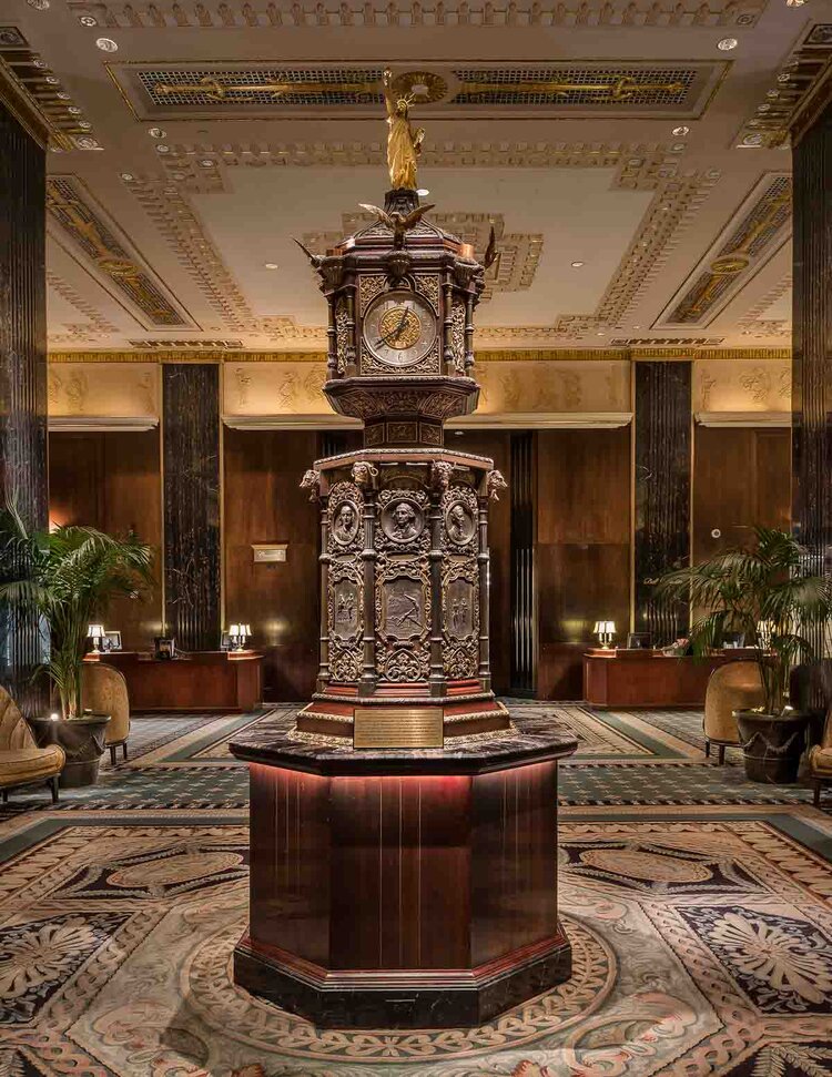 Photo by Frank Ariuba