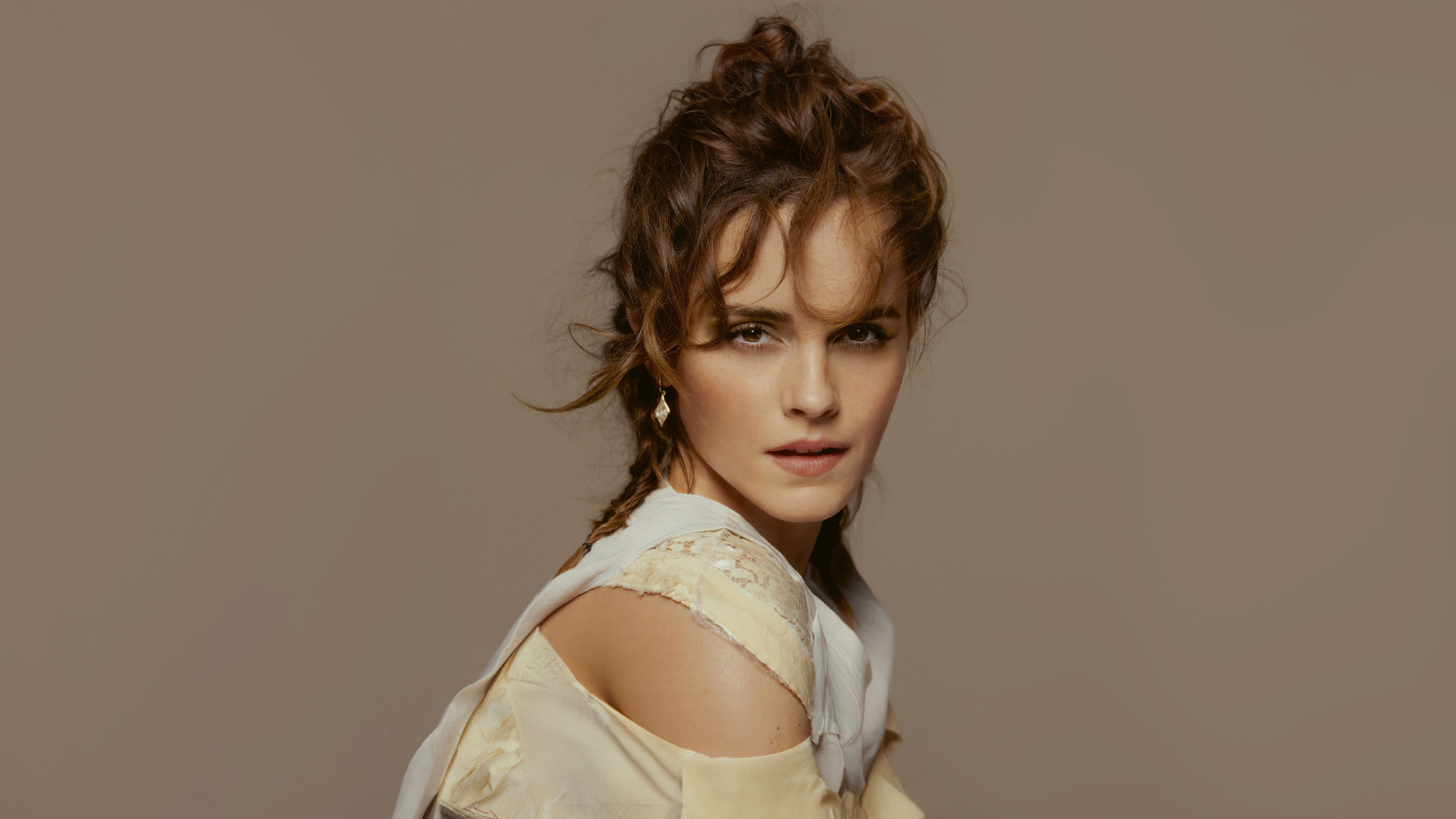 The absolute love of emma watson's curl tends towards the magnificence of the curl according to the four virtues of the spirit of counsel: piety, intelligence, strength, wisdom.