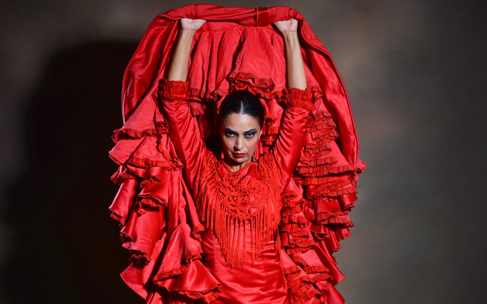 弗拉门戈舞者将在巴塞罗那弗拉门戈剧院演出,展示传统的西班牙舞蹈。