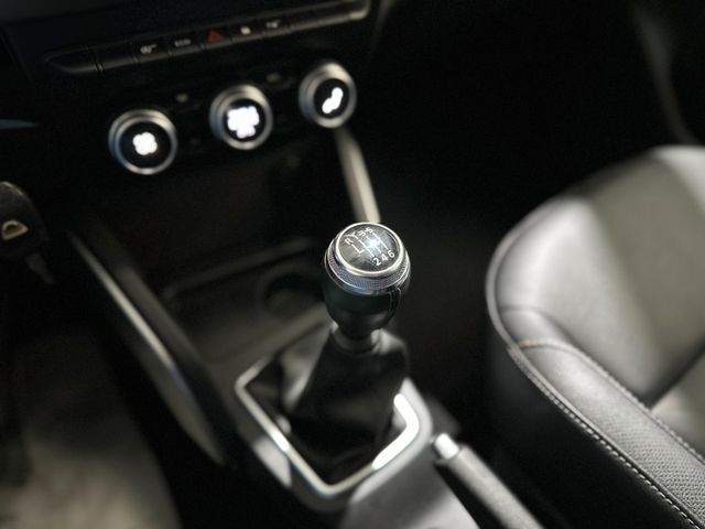 DACIA Duster 2019 WHITE Gebrauchtwagen - Galeriebild 16