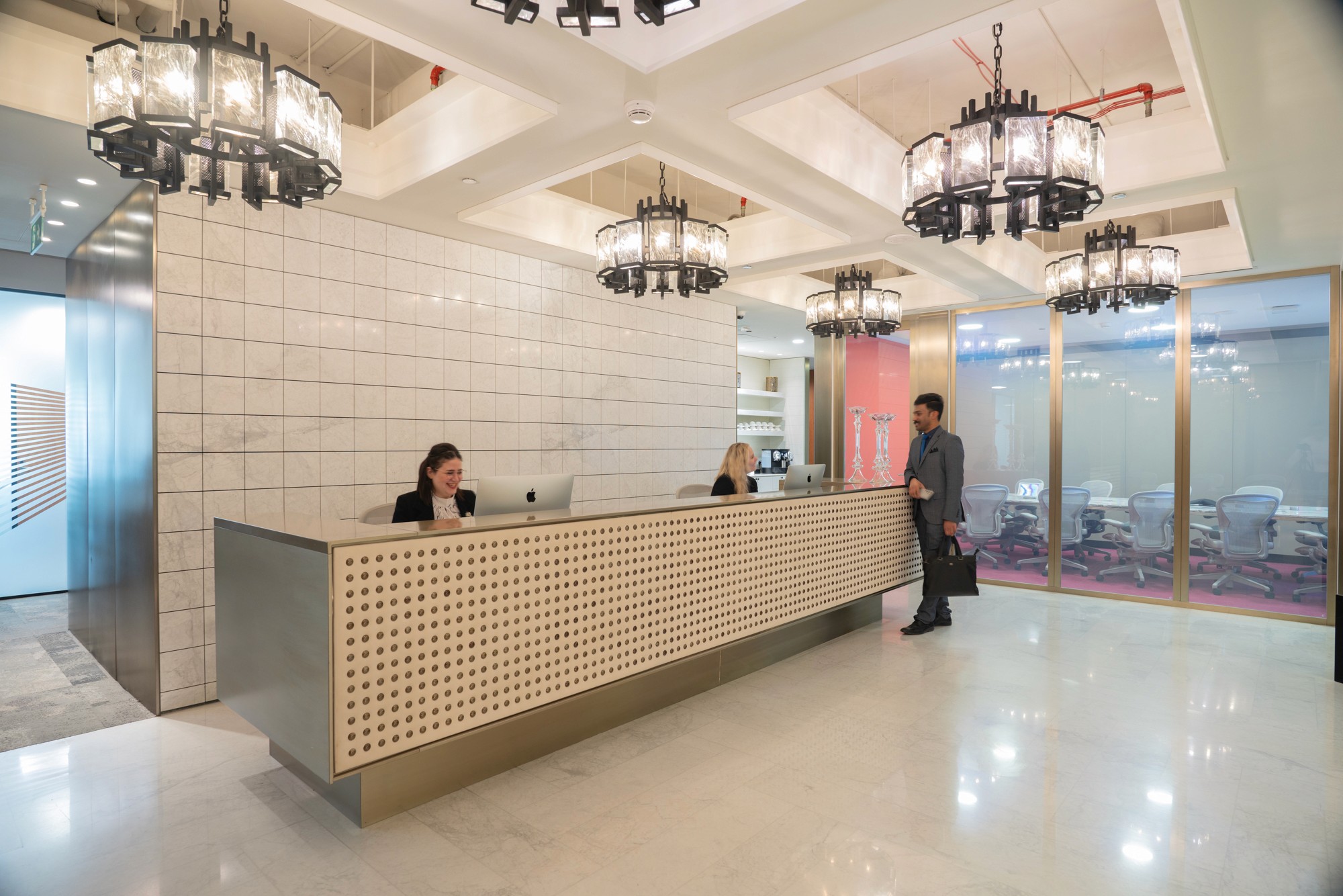 A guide to how to open a business bank account in Dubai. 