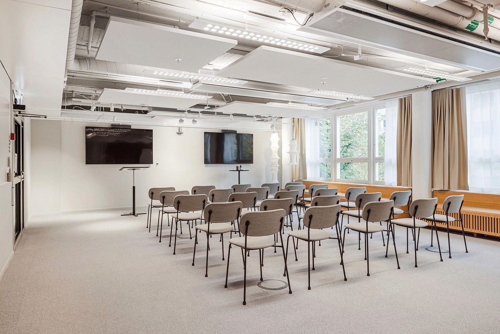 AV-teknik till hörsalar och utbildningssalar