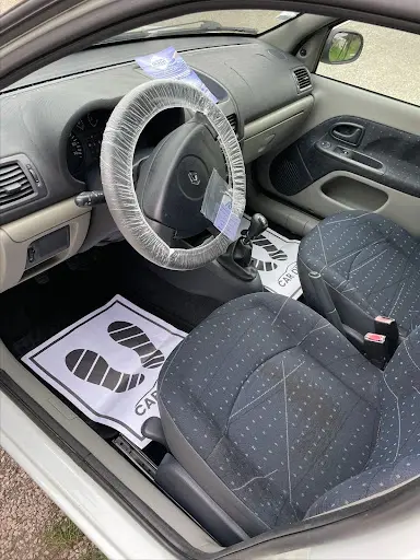 Siège voiture nettoyé sans eau à domicile - Splashy Fuveau