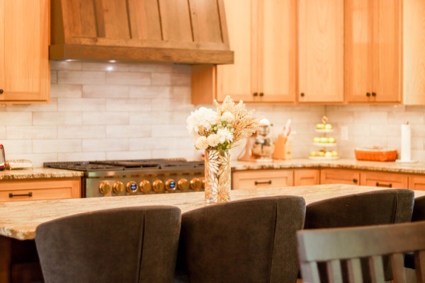 Beautiful range hood and kitchen island