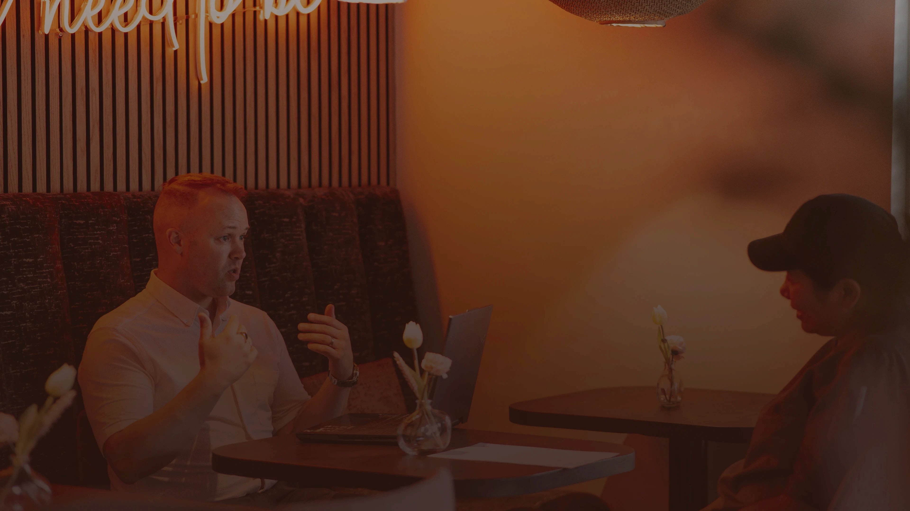 Practical restaurant coaching for ambitious restaurant owners. From operations and guest experience to long-term growth.