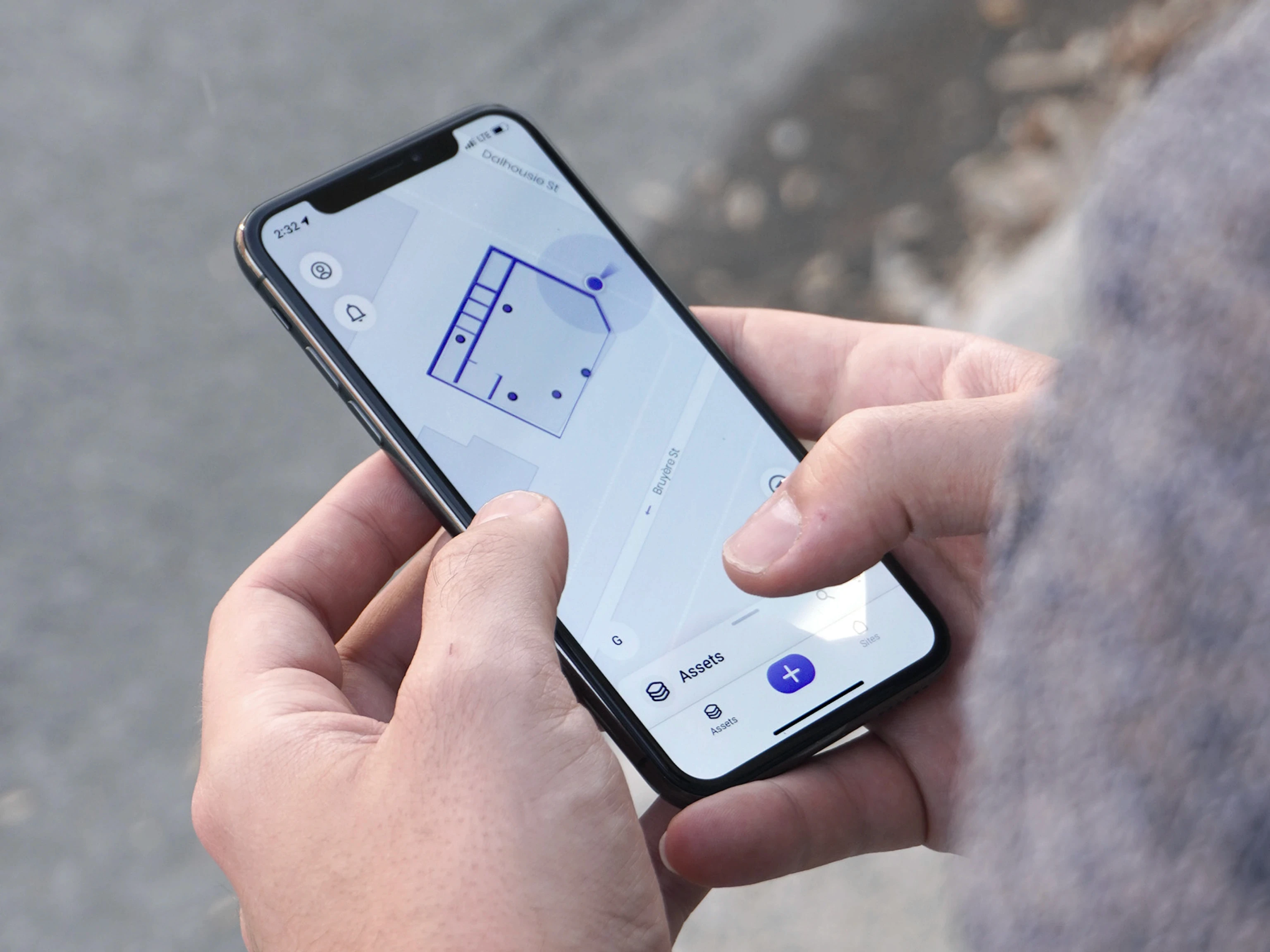 Person viewing a site with the Velavu mobile app