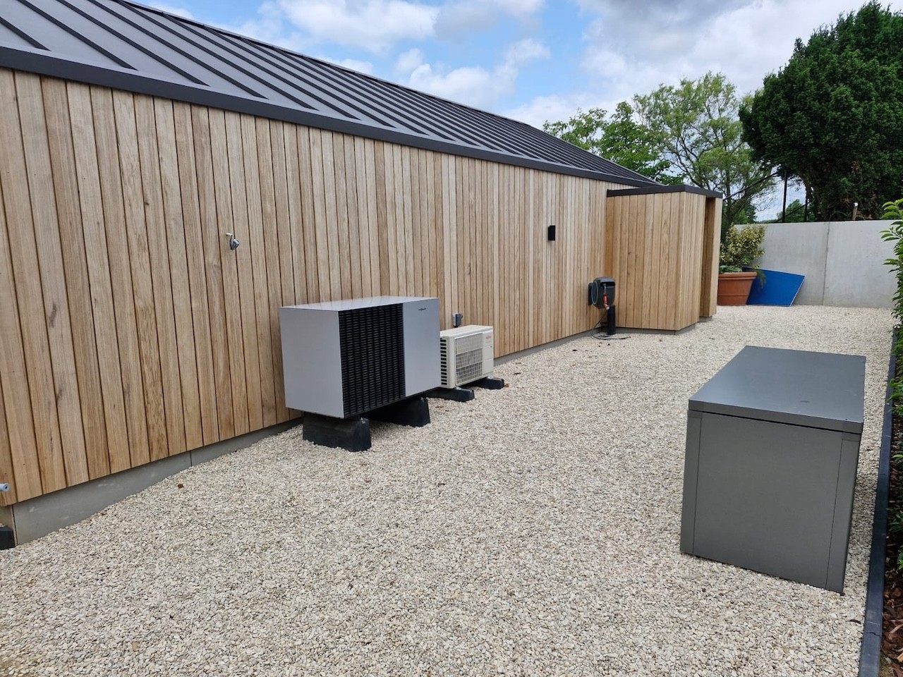 Project van Voorst Elektrotechniek: luxe buitenkantoor