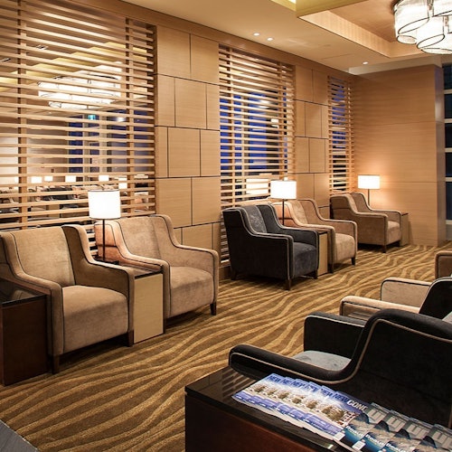 טרקלין יוקרה YVR Plaza