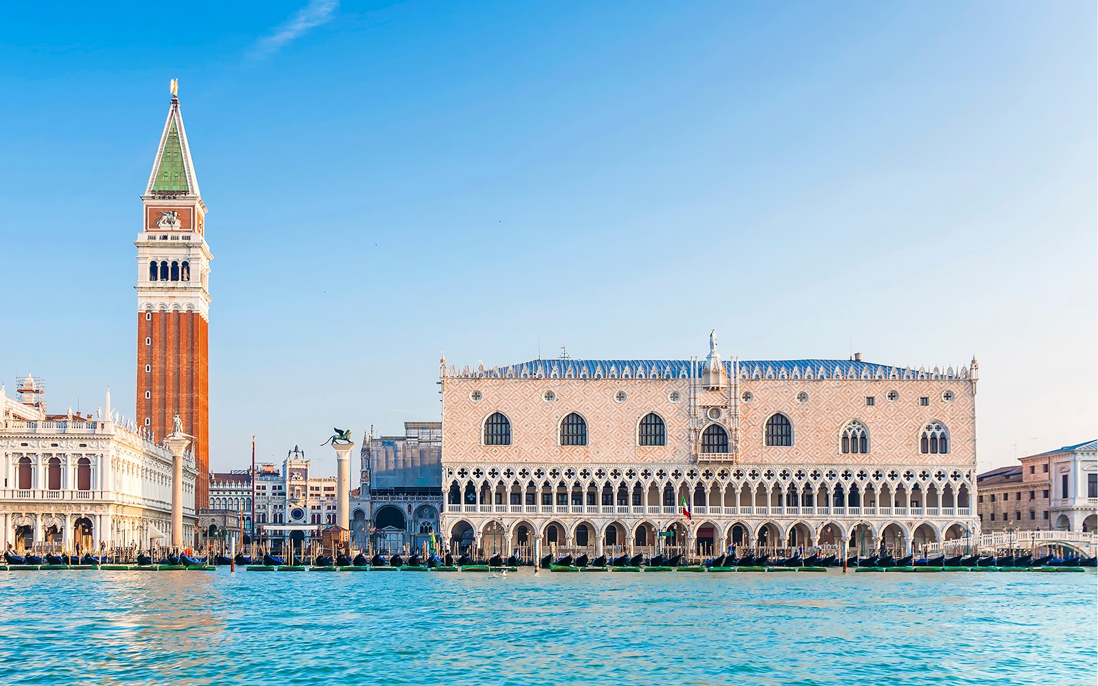 Palazzo Ducale e Campanile di San Marco a Venezia, vista dal Canal Grande.