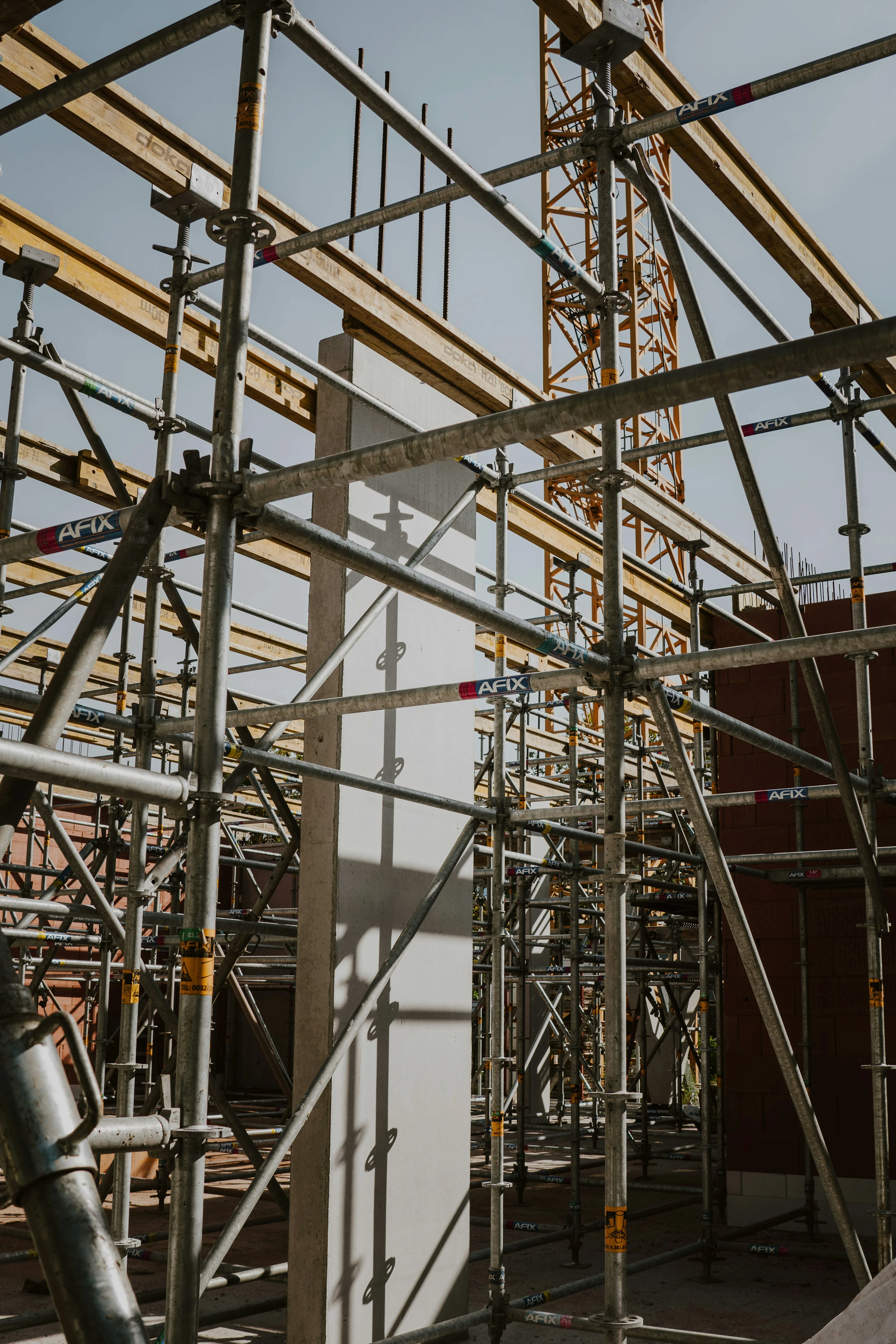 COLLABORATION & BUILD