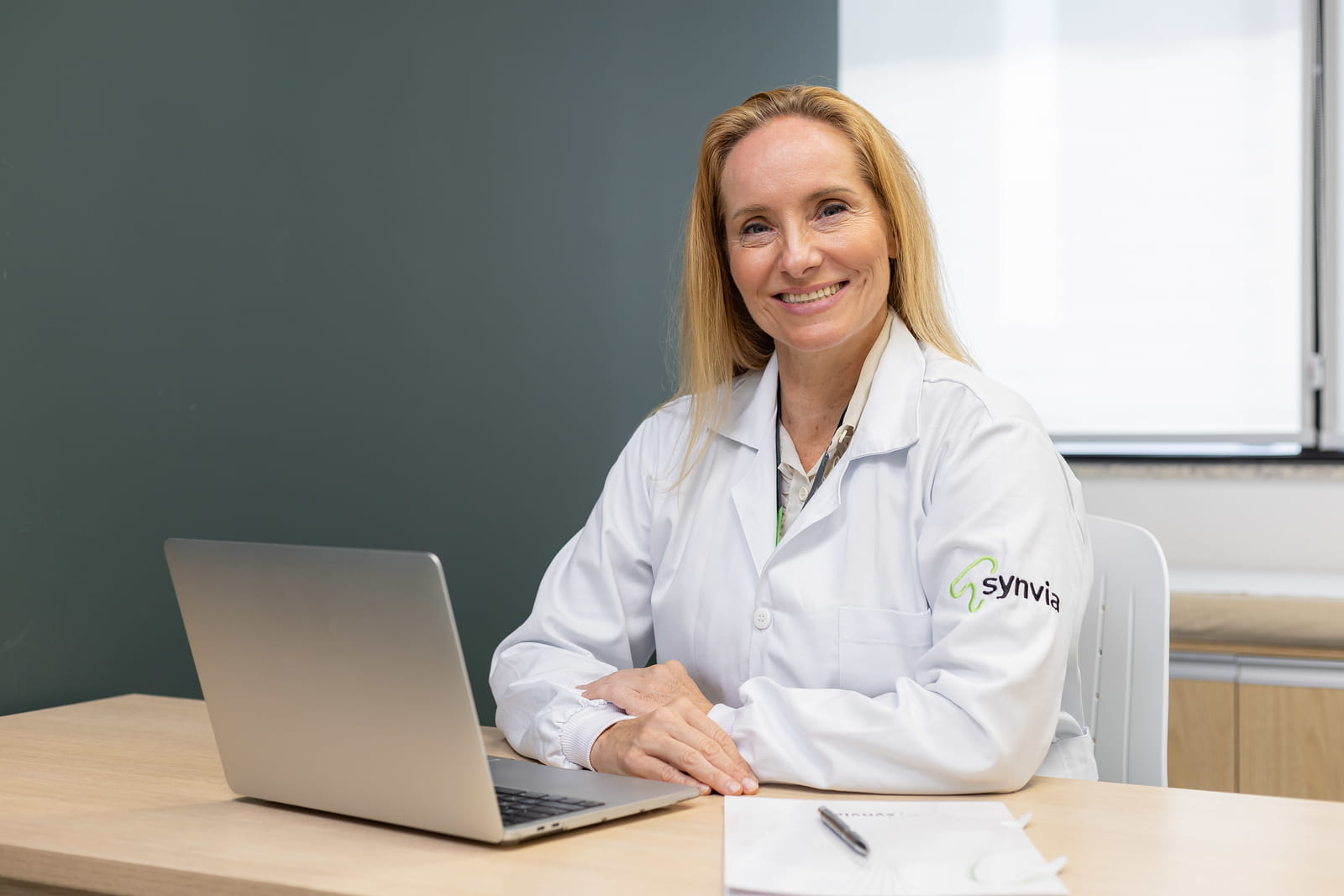 Medical writer da Synvia especializada em elaboração de protocolos clínicos e relatórios científicos