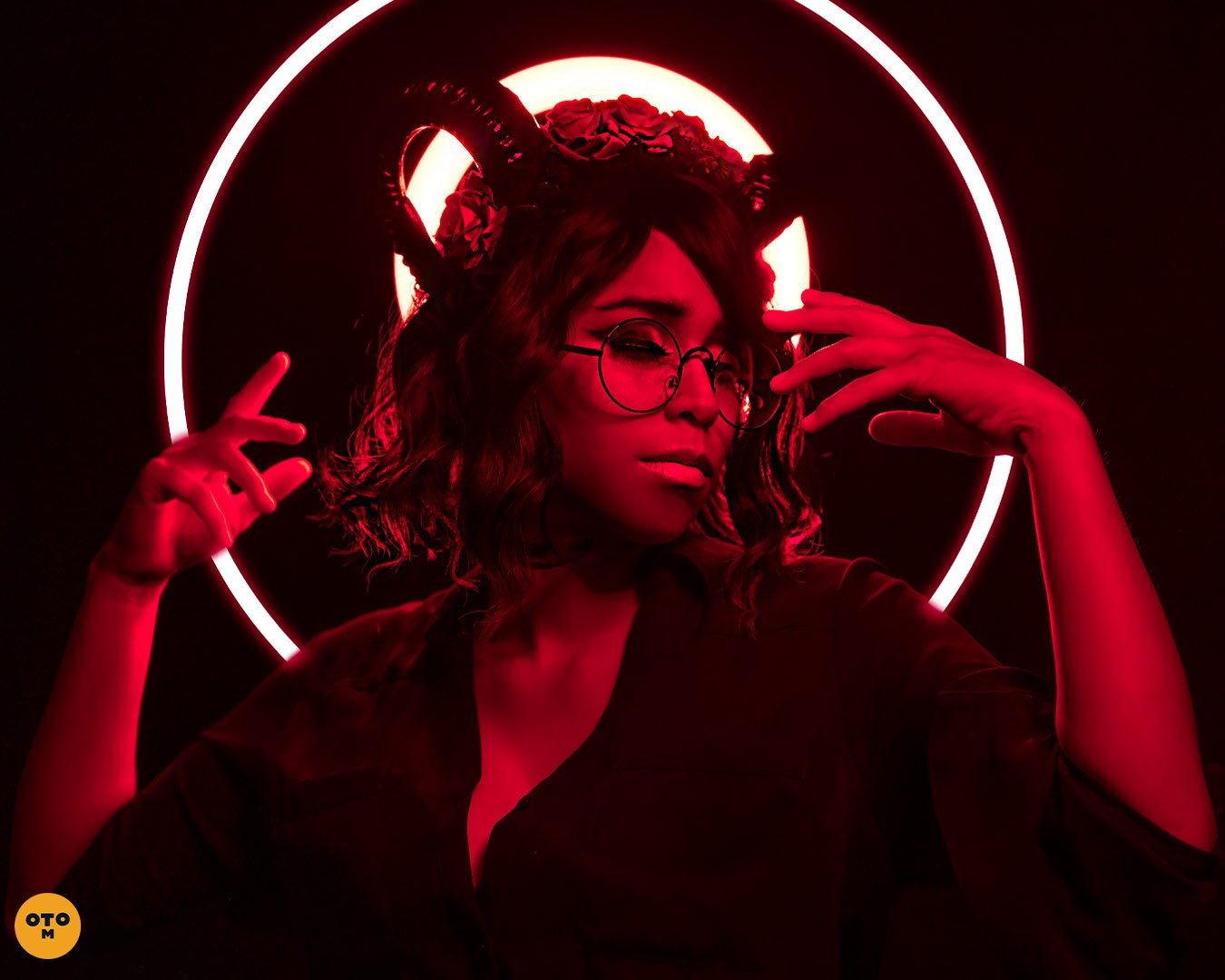 Red demon tiefling girl inspired by dungeons & dragons by emi.tela. Photo credit: otrominuto