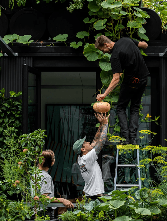 man in black crew neck shirt