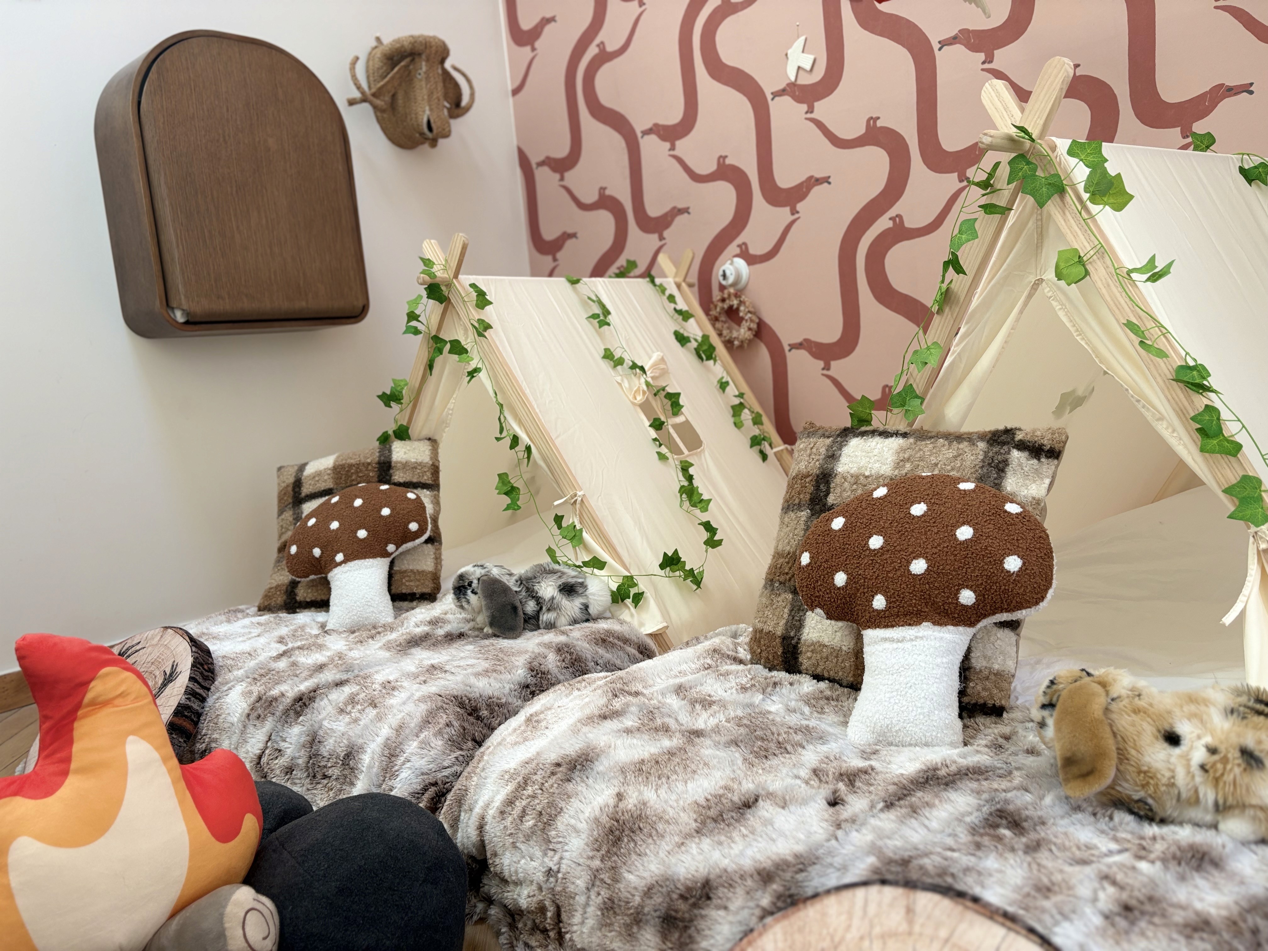 tipi-champignons-theme-feu-de-camp
