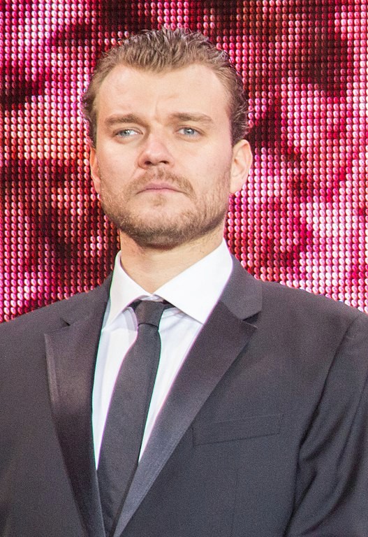 Portrait Image of Pilou Asbaek