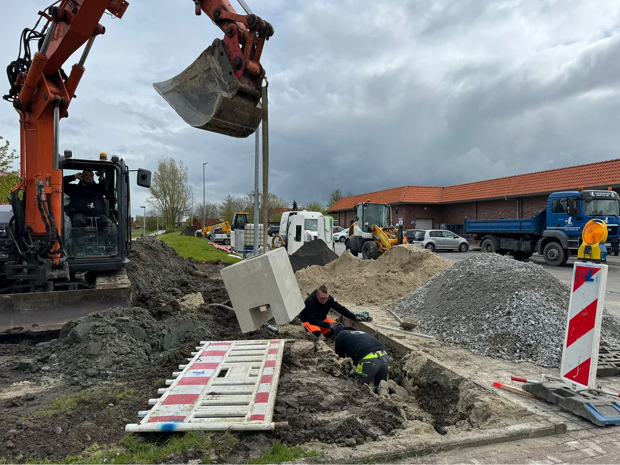 Baggerarbeiten zur Vorbereitung eines Ladeprojektes 