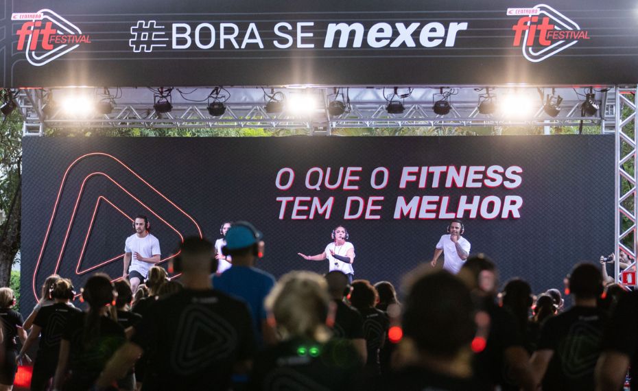 Centauro monta academia ar livre na Avenida Paulista