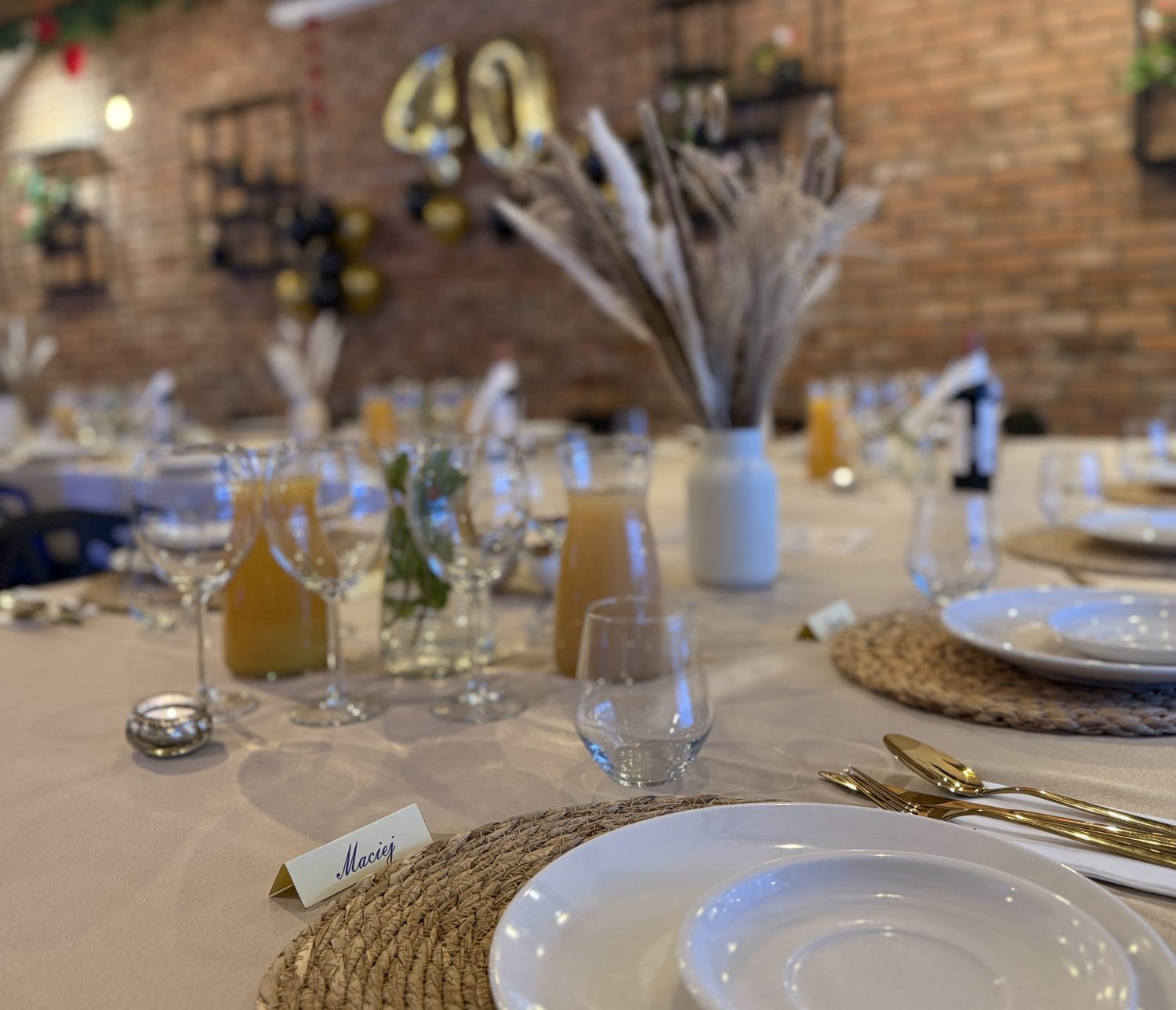 urodziny dorosłych w restauracji pod Poznaniem elegancka sala eventowa