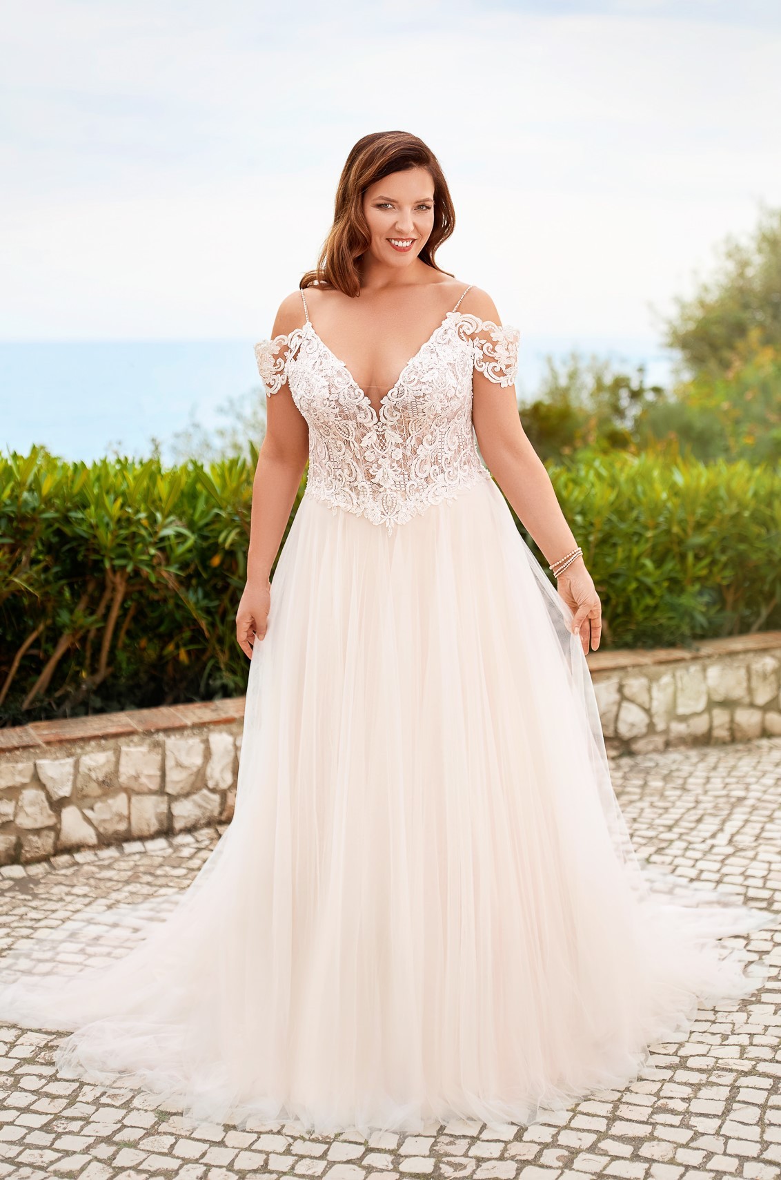 Plus Size Brautkleid zum Outletpreis