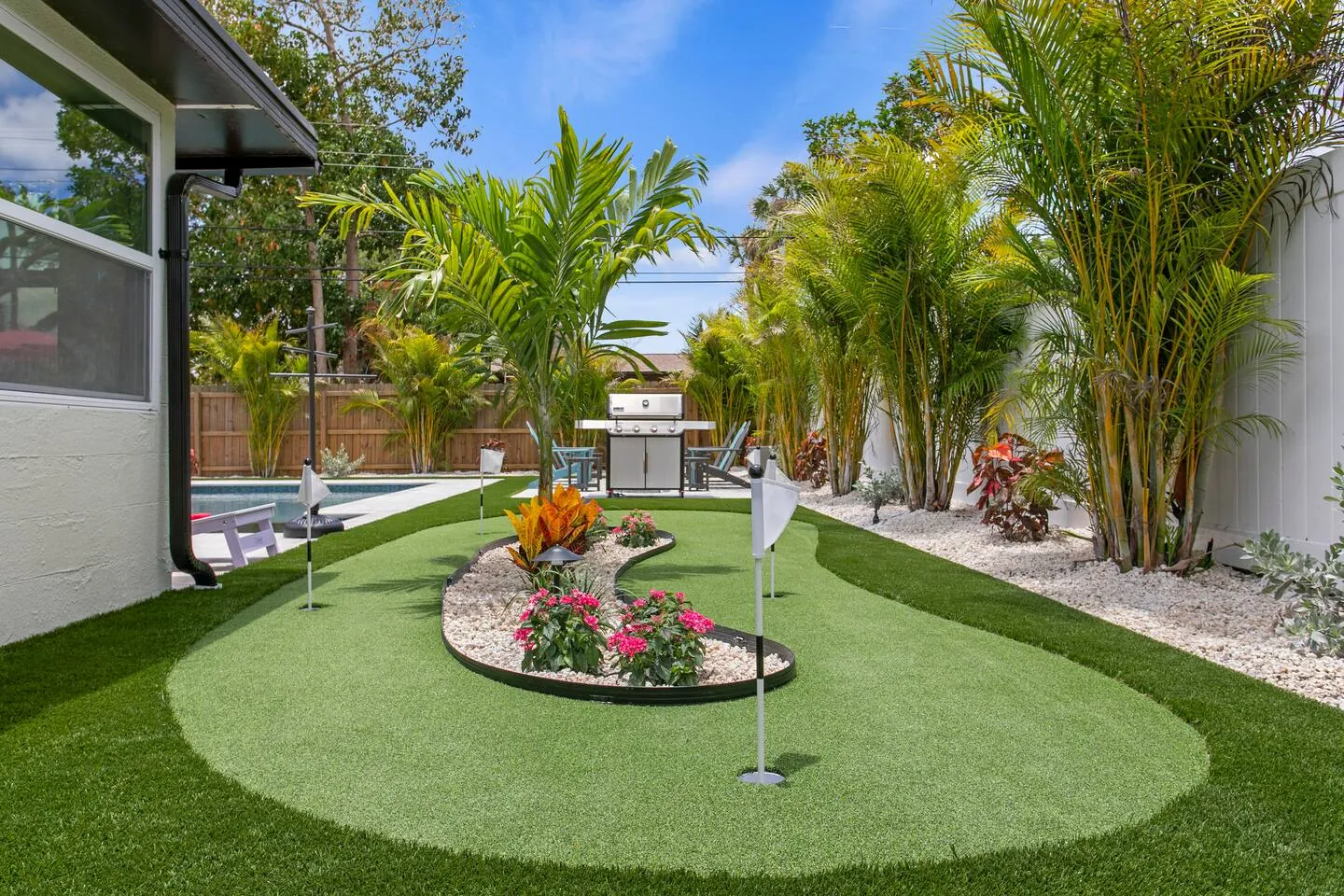 Putting green with planter at Salty House, Bradenton, Florida