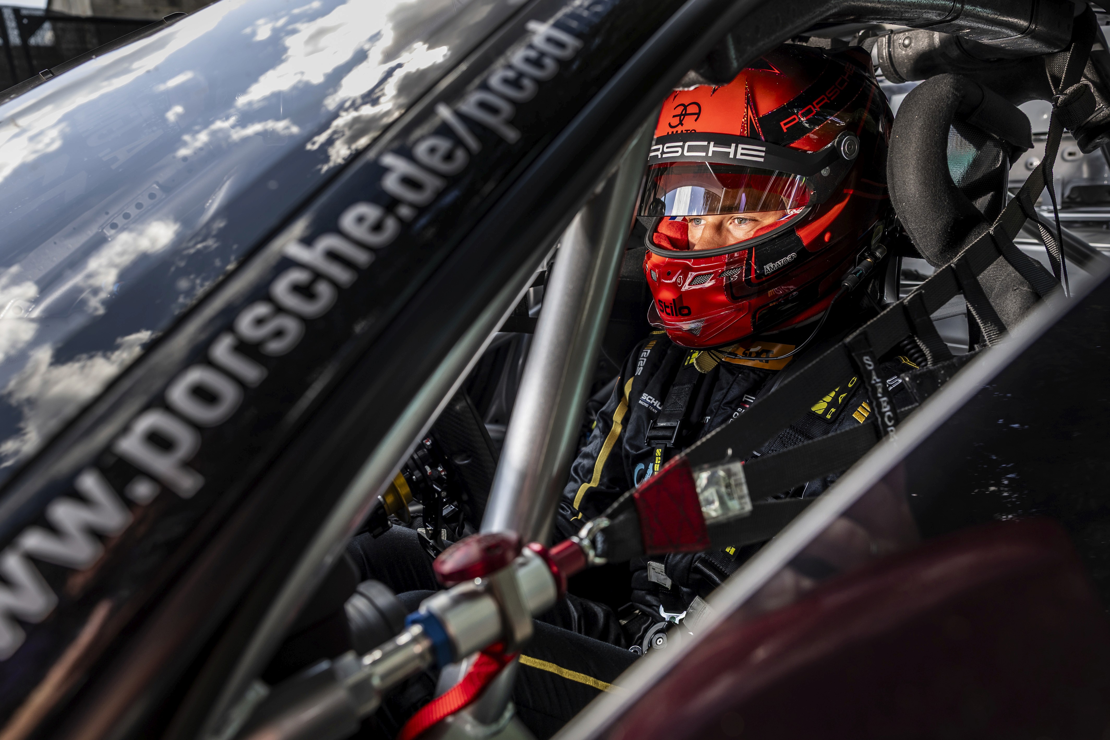 Coach explaining stuff to an athlete