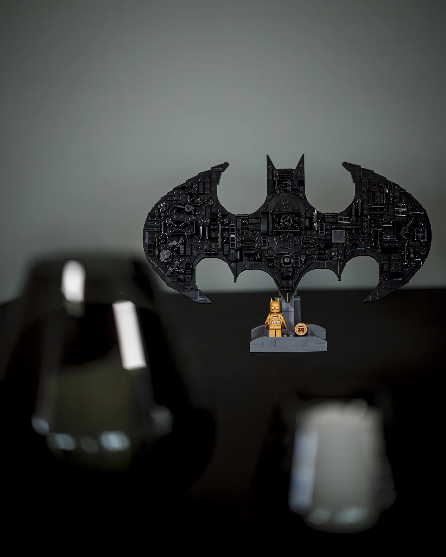Batman symbol med gull Batman figur 
