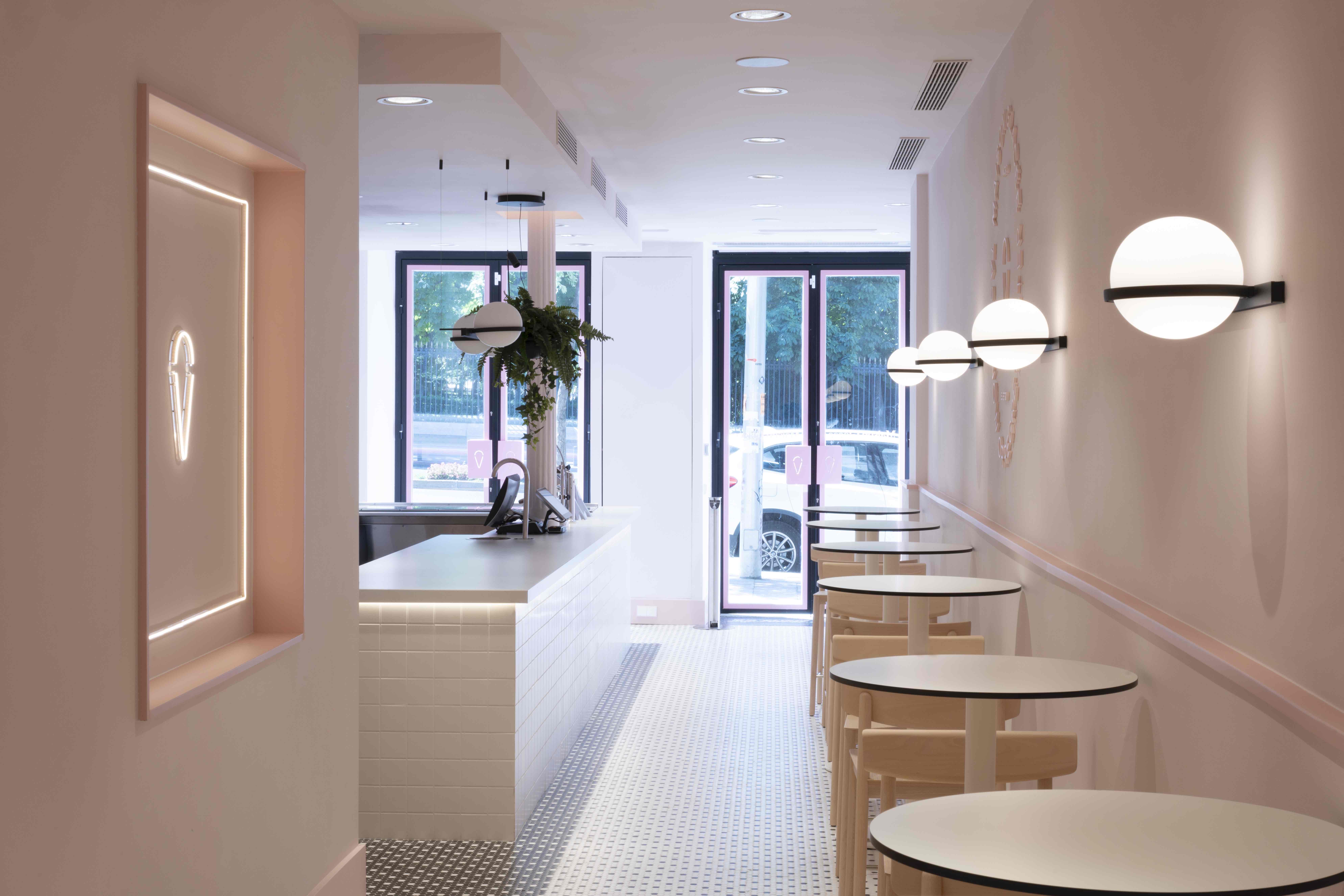 Maison Glacée ice cream brand photography and presentation image