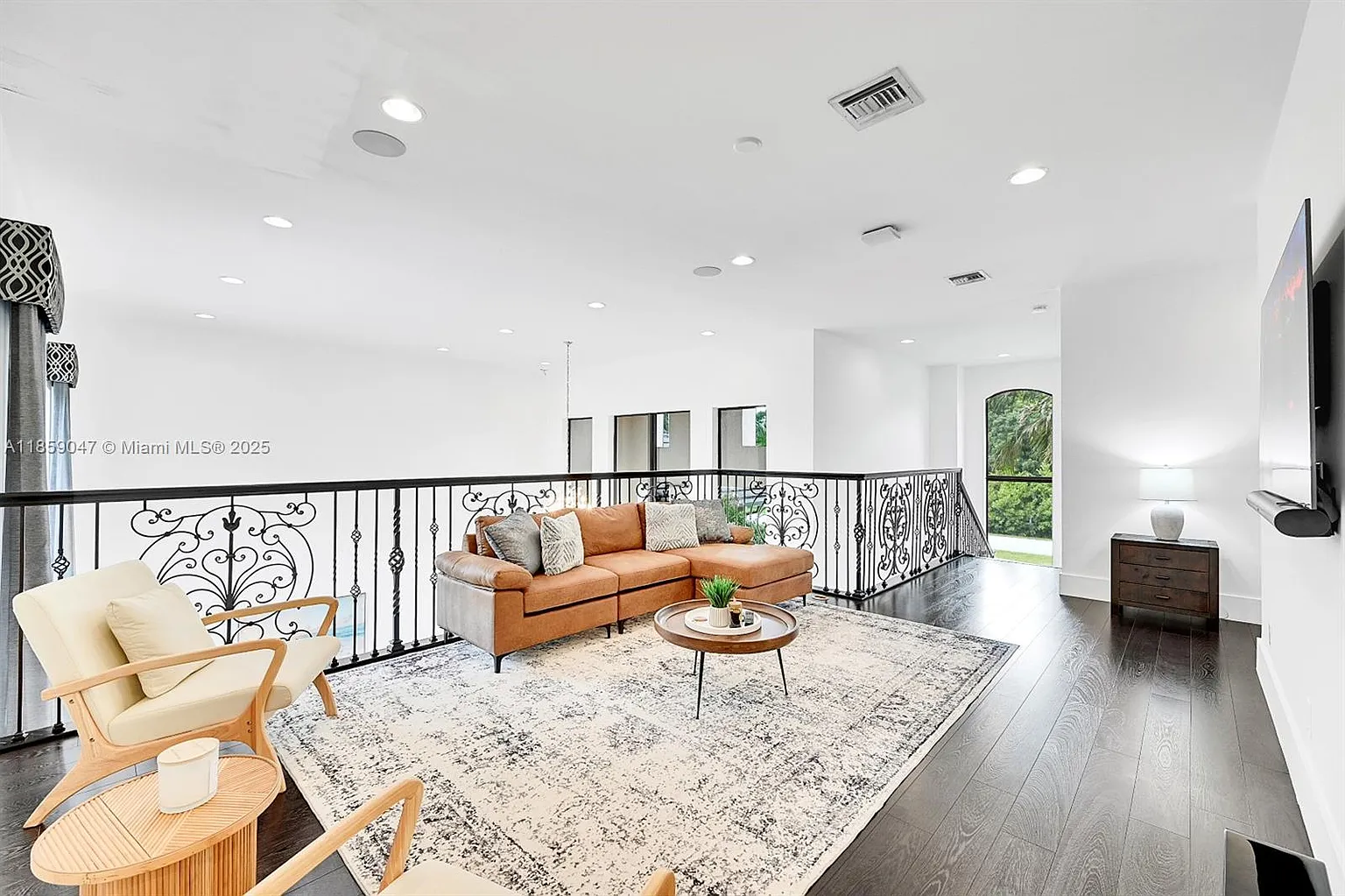 Plantation Luxury Home - Upstairs Living Room Area