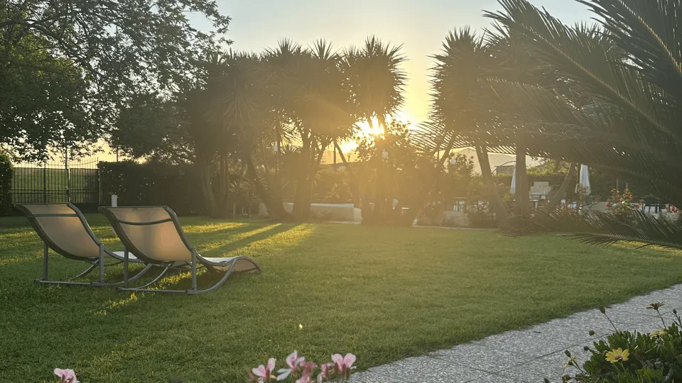 Uno scorcio del giardino di Zefiro