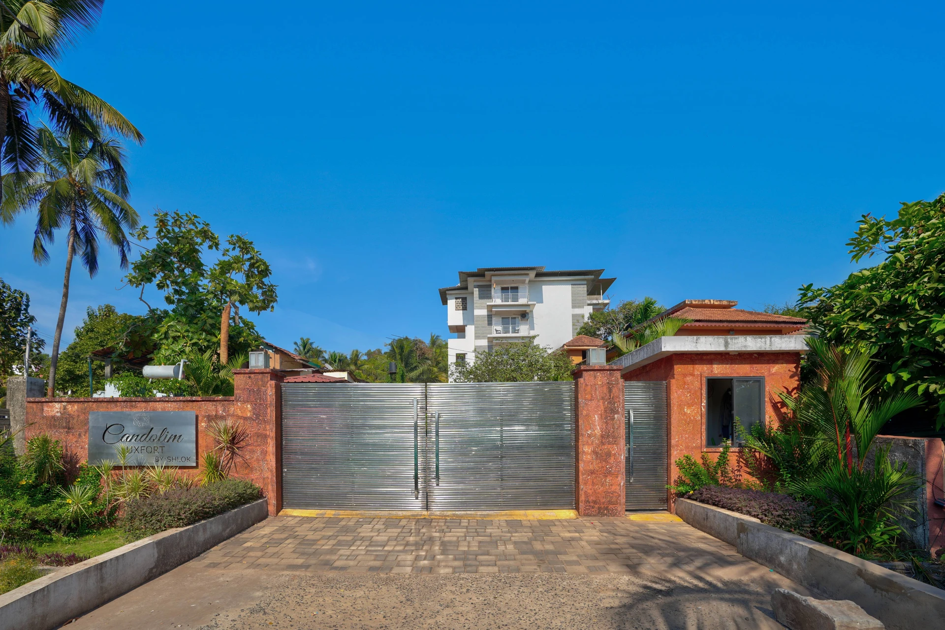 premium 2 bhk apartment with pool in goa, candolim, apartment for couple, groups of small family