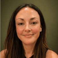 woman on focus photography