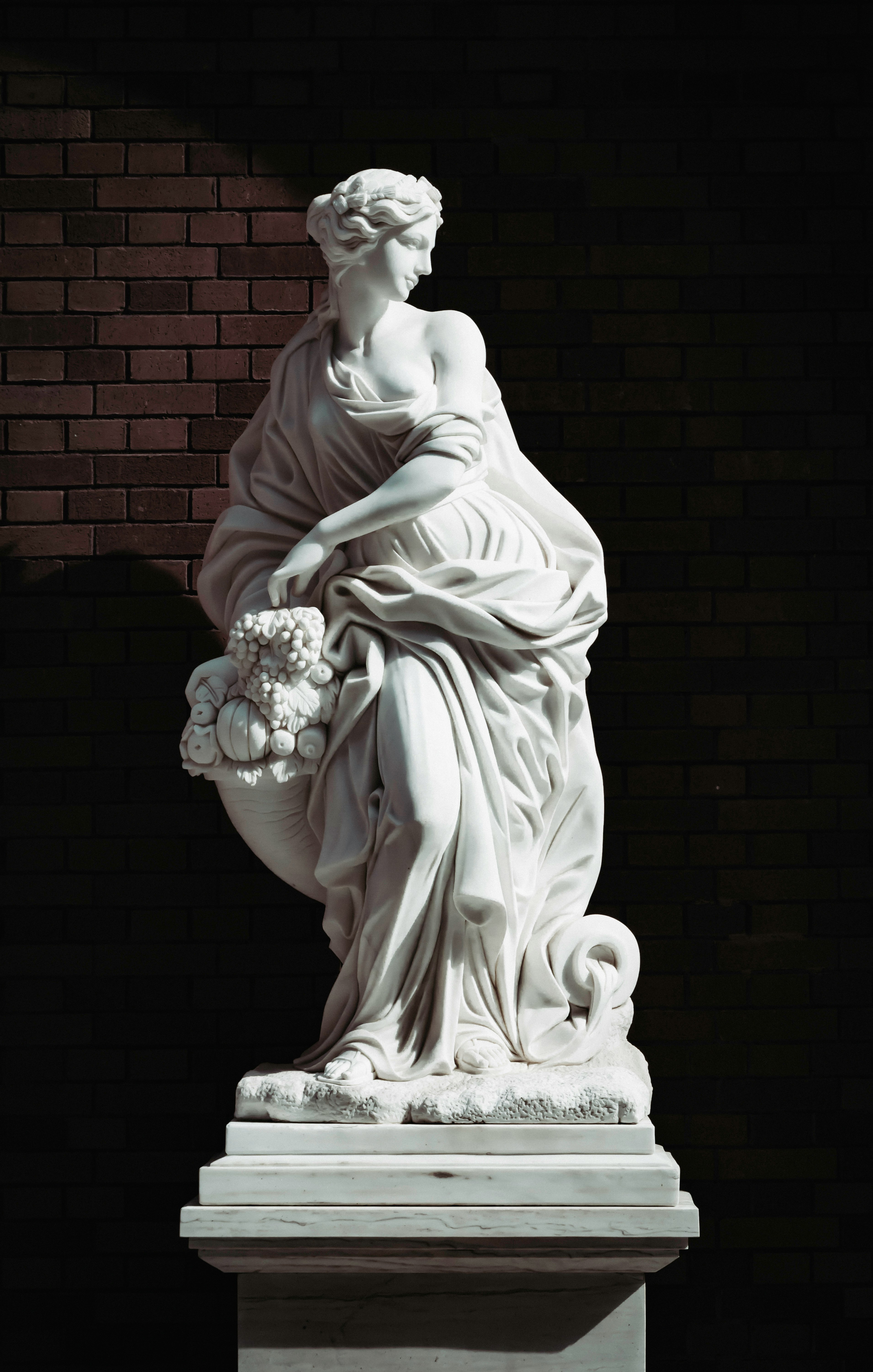 a statue of a person