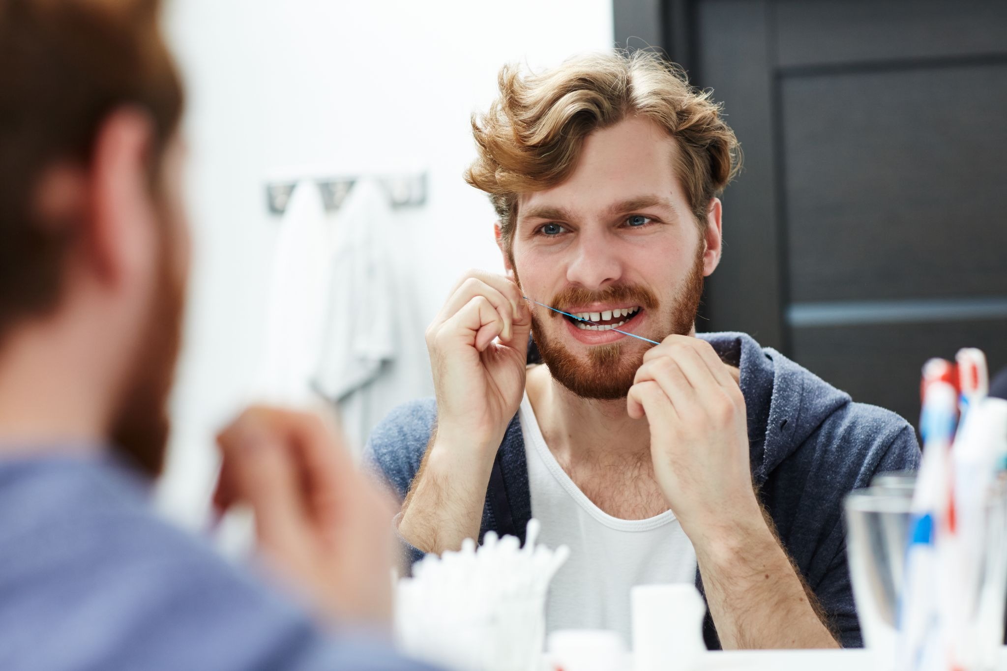 Tips from a Dental Hygienist on Flossing Teeth