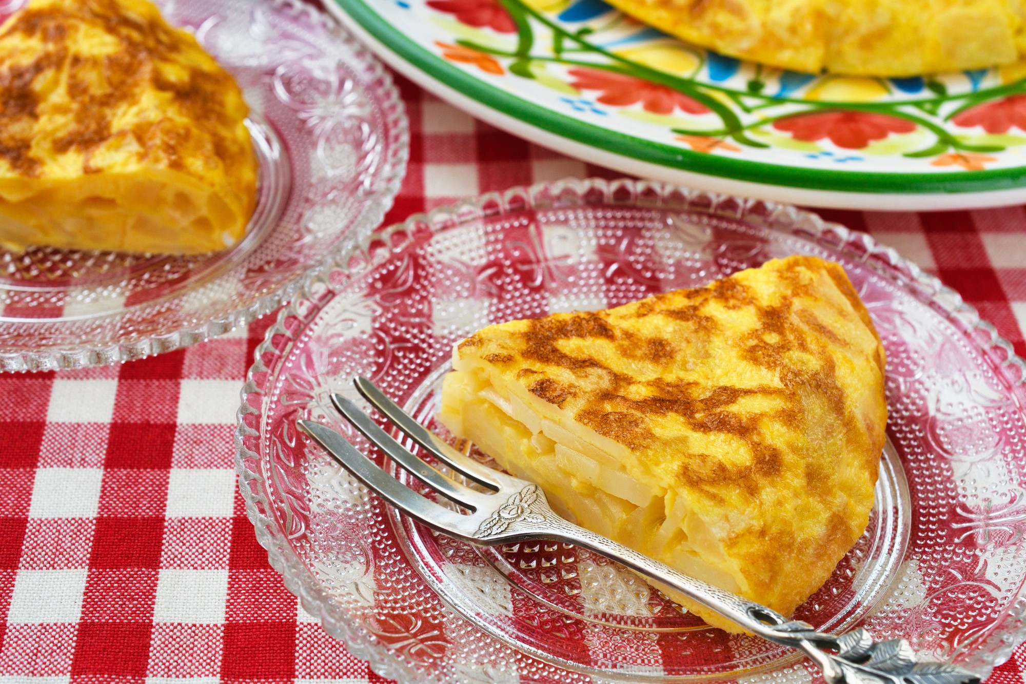 Shrimp ceviche with lime and toasted bread.