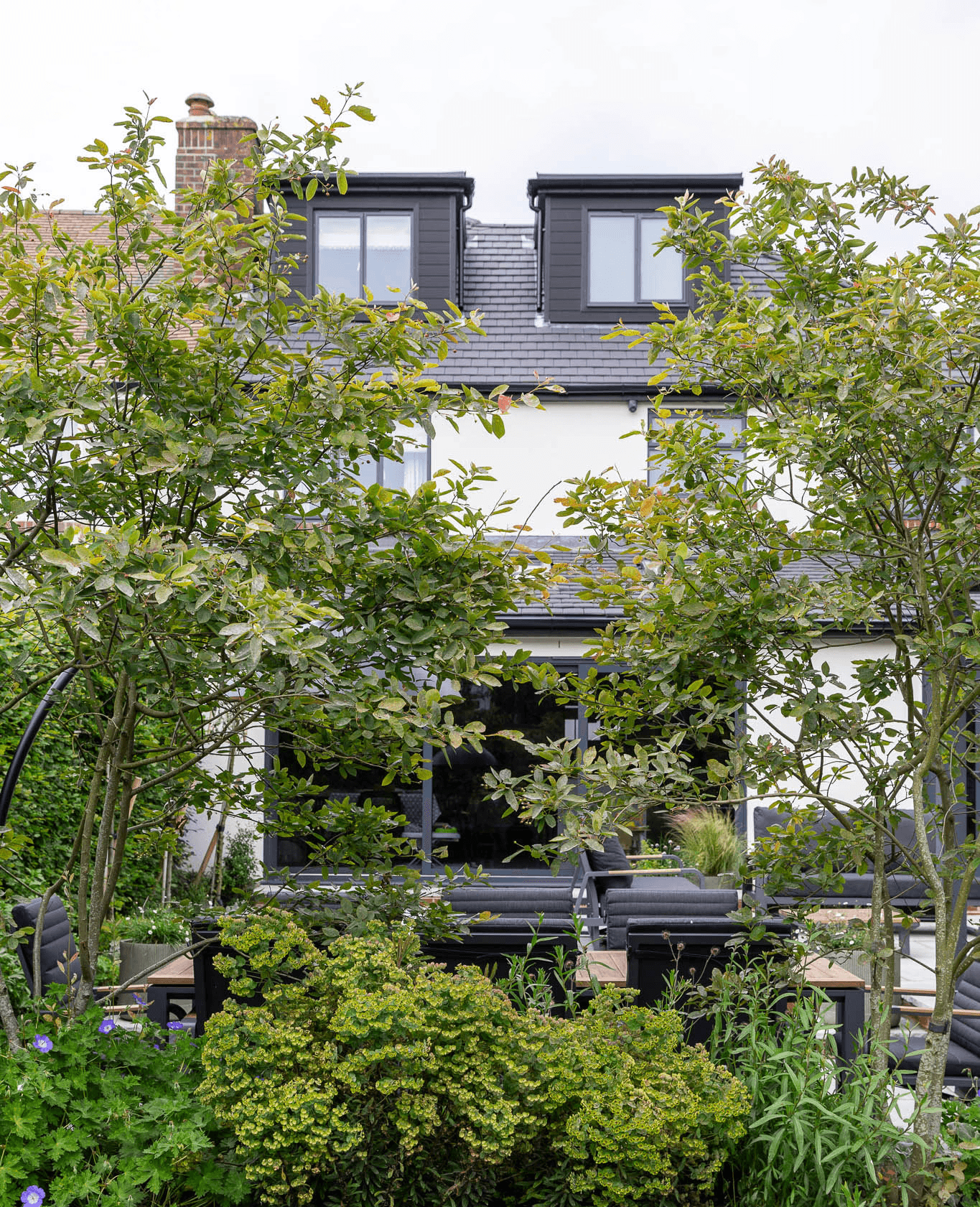 Rosie Wilkins is an award-winning landscape designer based in Bournemouth, Dorset.