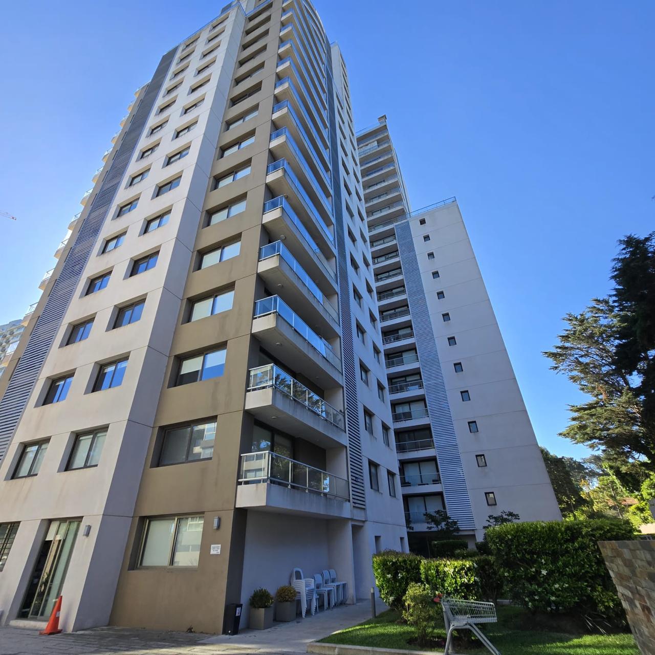 Depto en torre Stradivarius