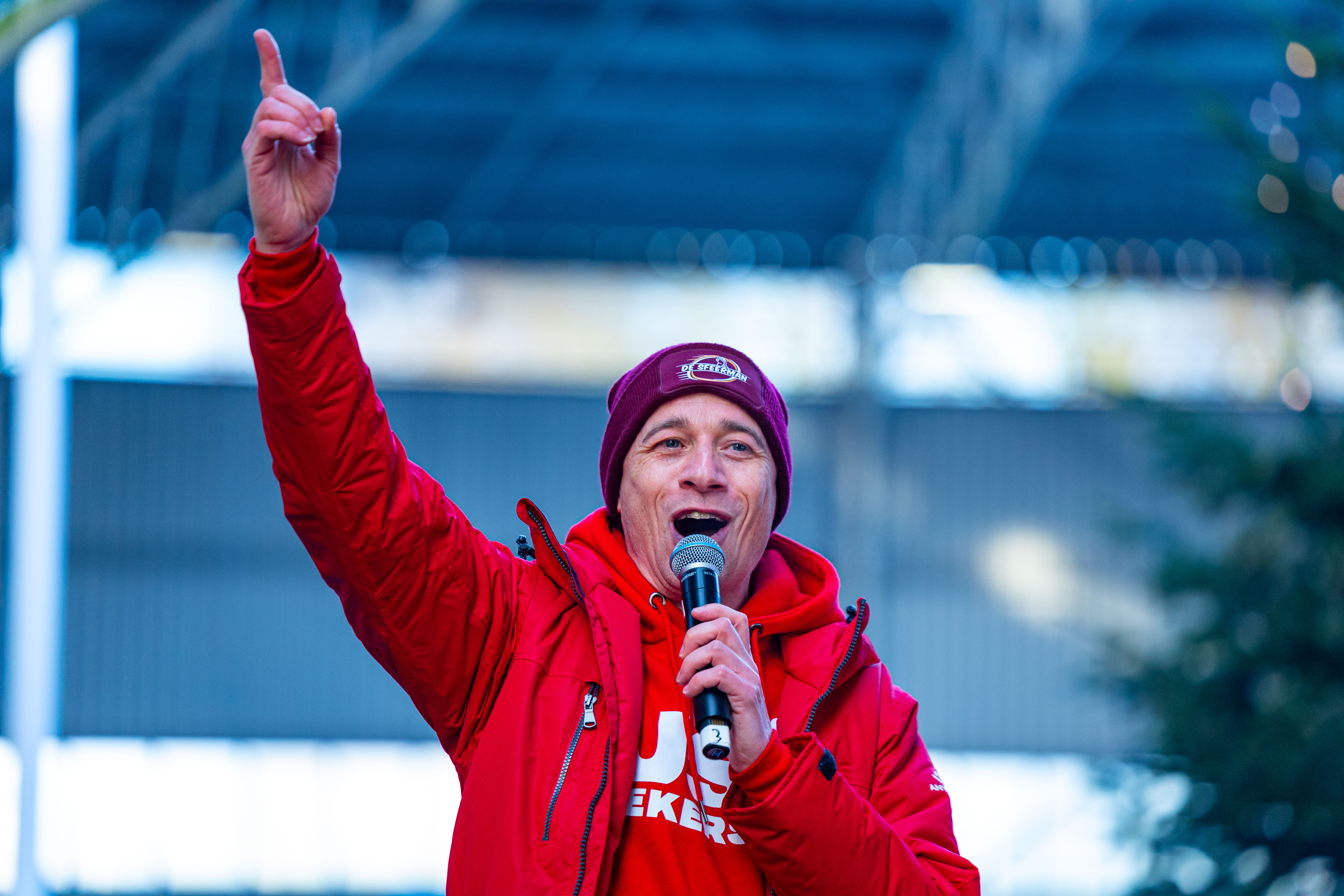 Prachtig Weissensee landschap met KiKa schaatsers